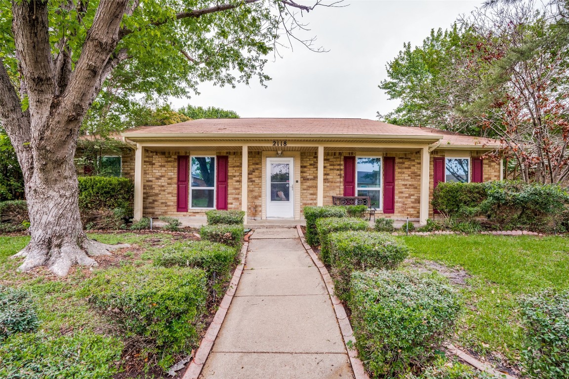 2118 Wilderness Trail Grand Prairie TX 75052