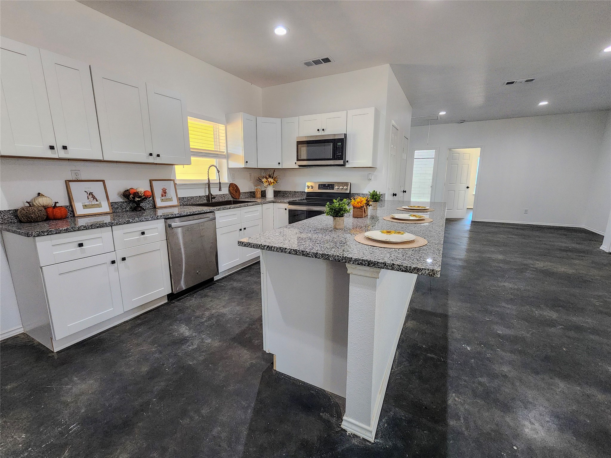 400 Susan Drive Kennedale TX 76060