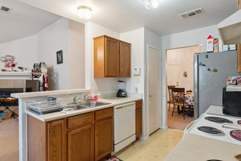 636 Yarrow Circle Dallas TX 75217