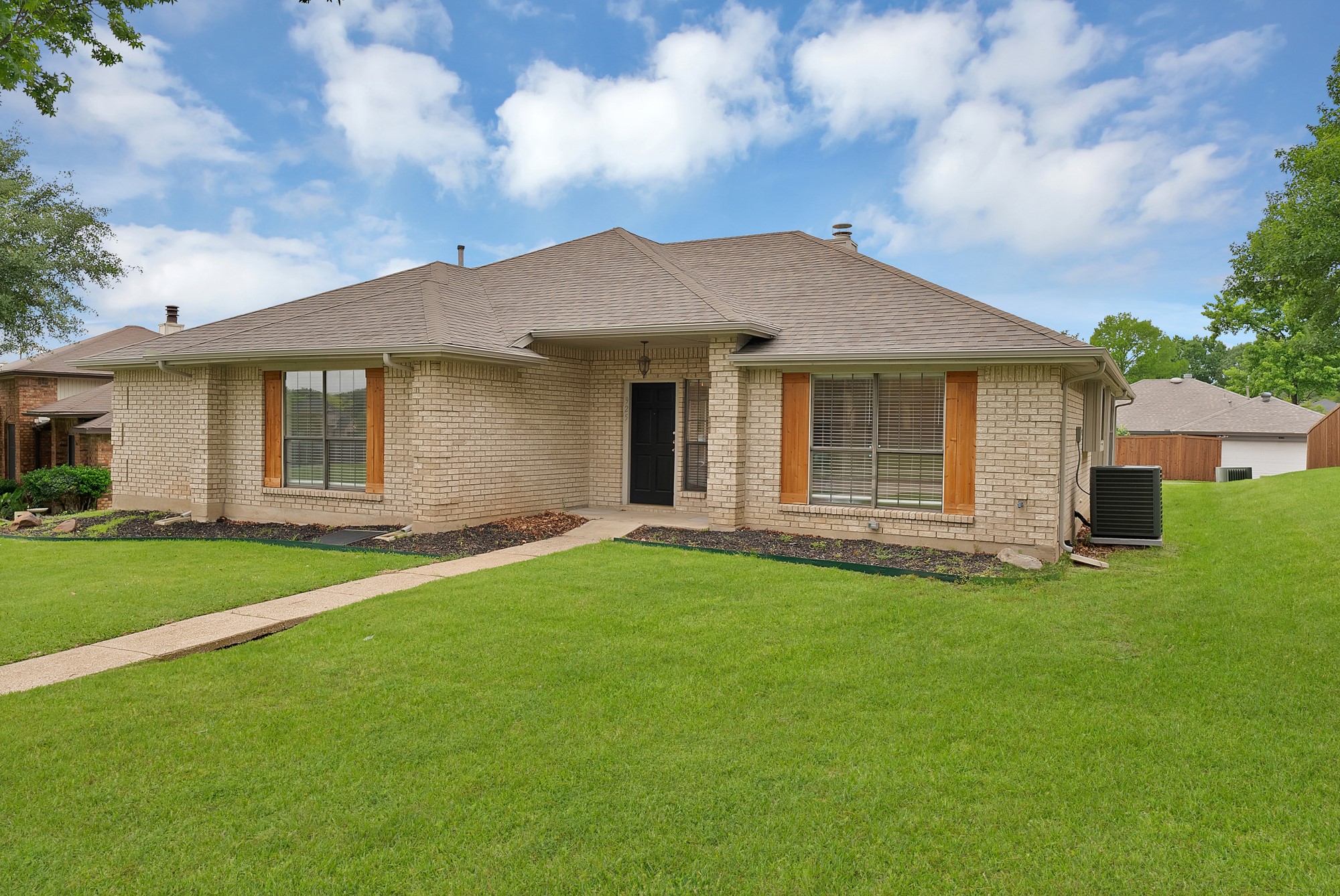 925 Creekview Drive Mesquite TX 75181
