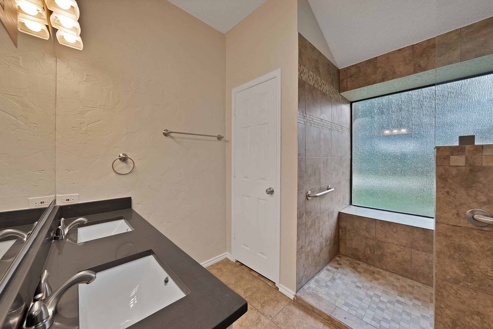 925 Creekview Drive Mesquite TX 75181