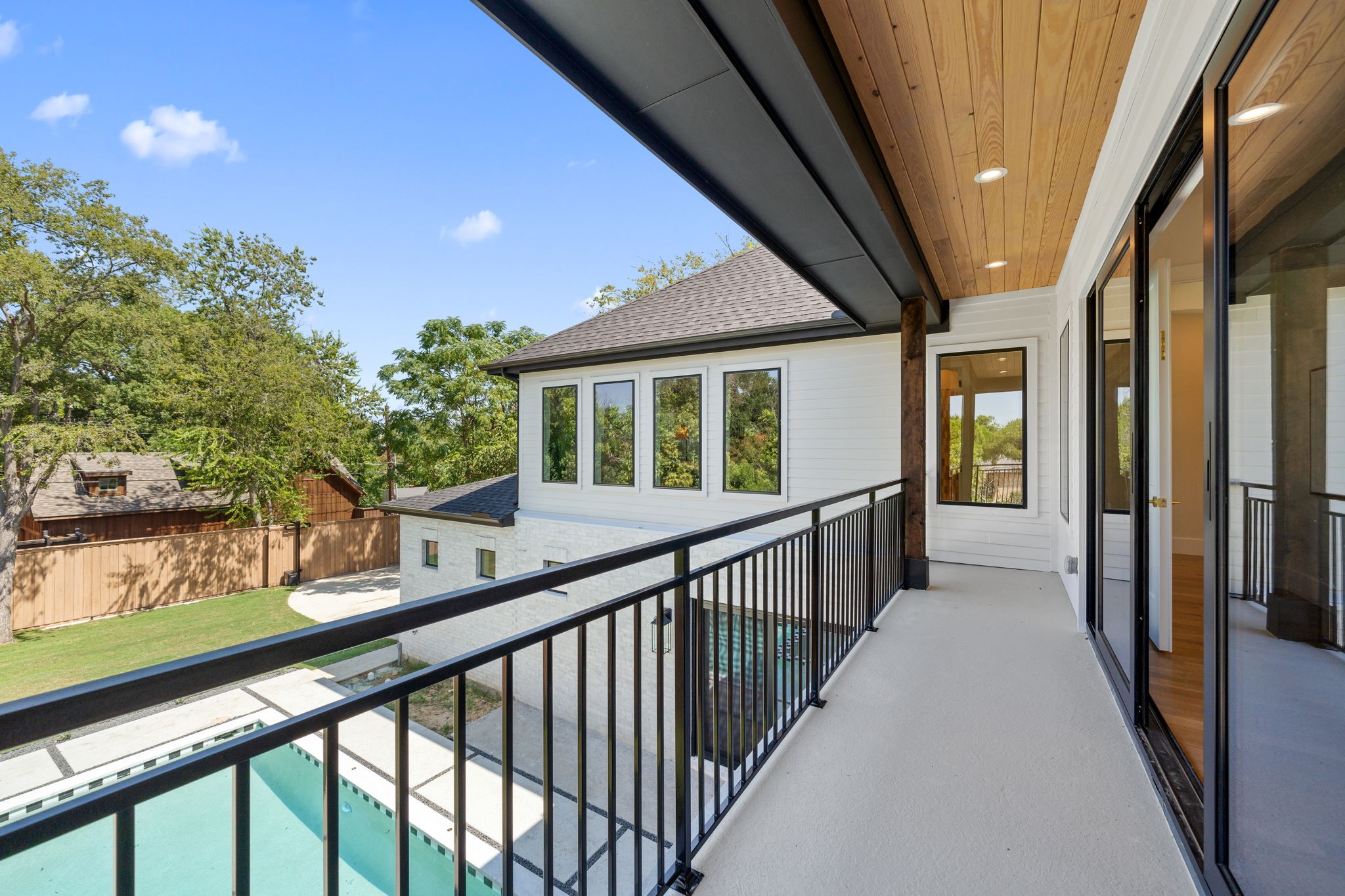 6437 Churchill Way Dallas TX 75230