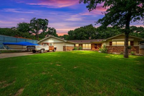 632 Forest Lane Hurst TX 76053