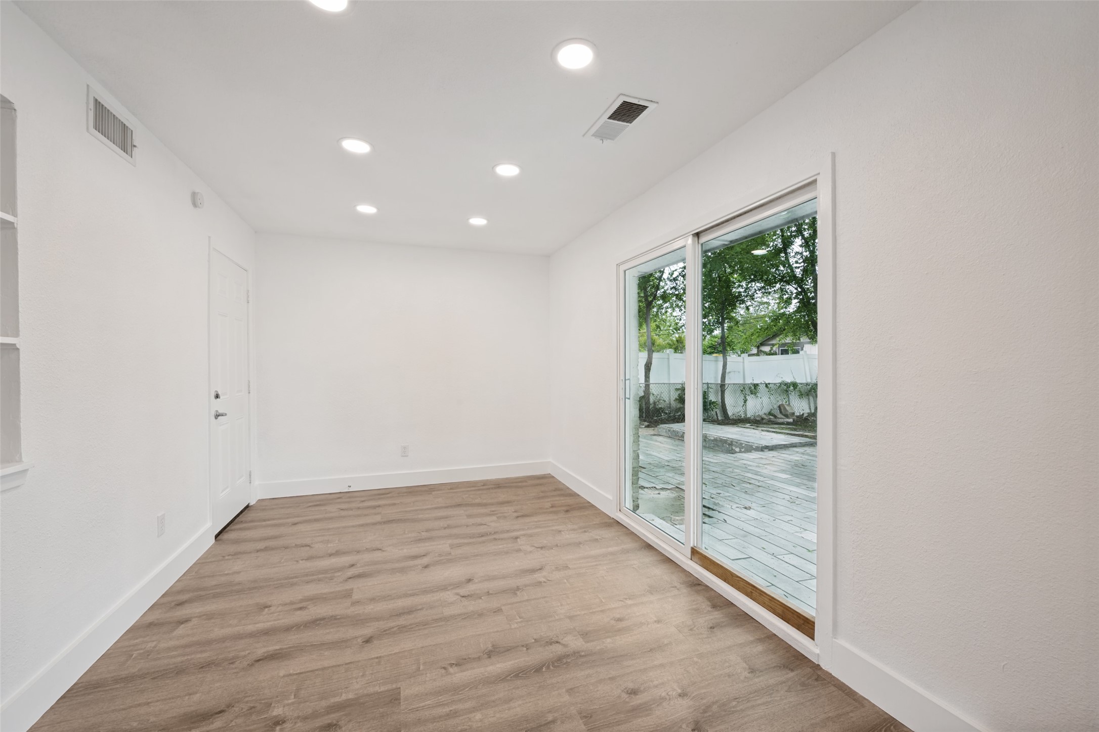 1901 Proctor Drive Grand Prairie TX 75051