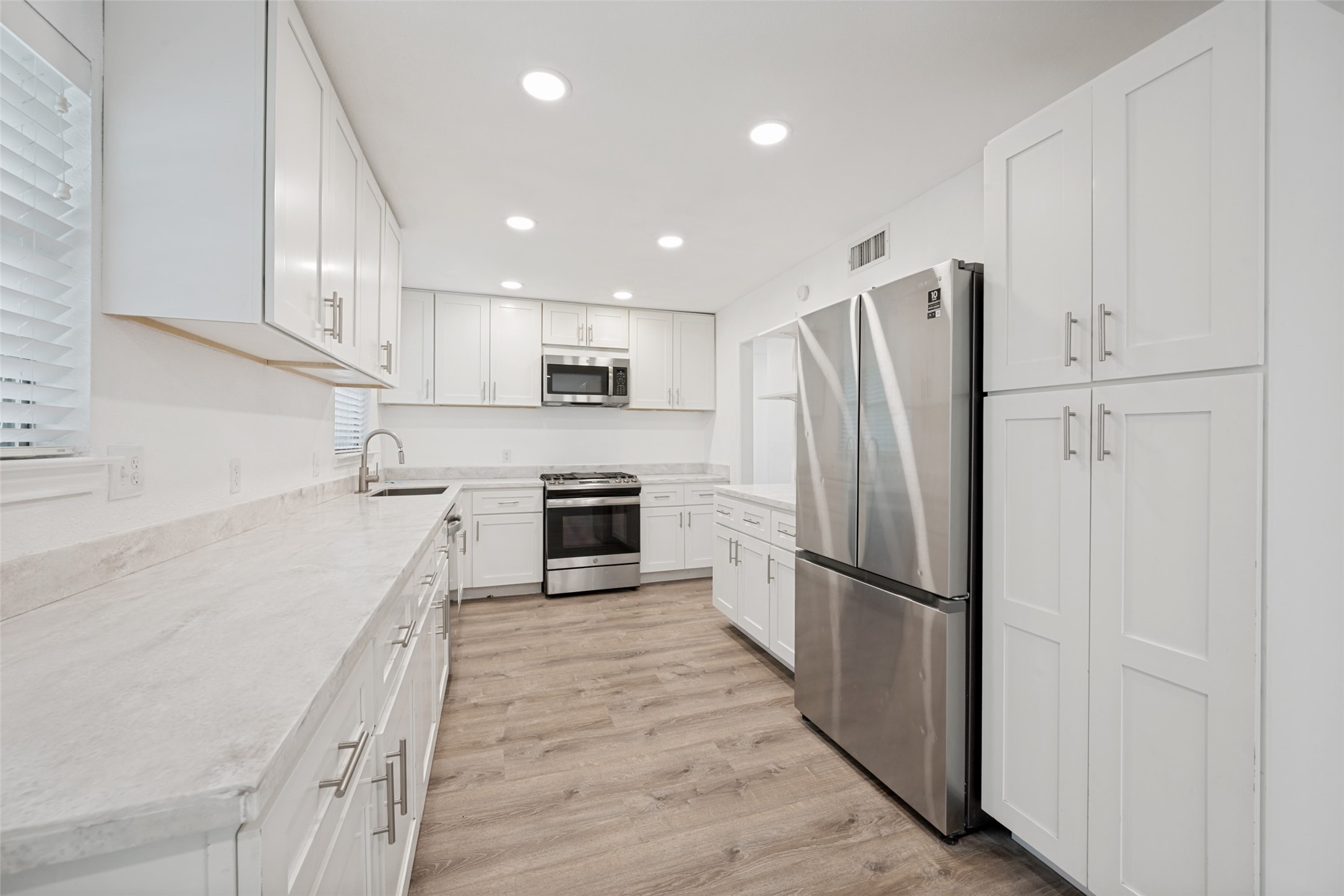 1901 Proctor Drive Grand Prairie TX 75051