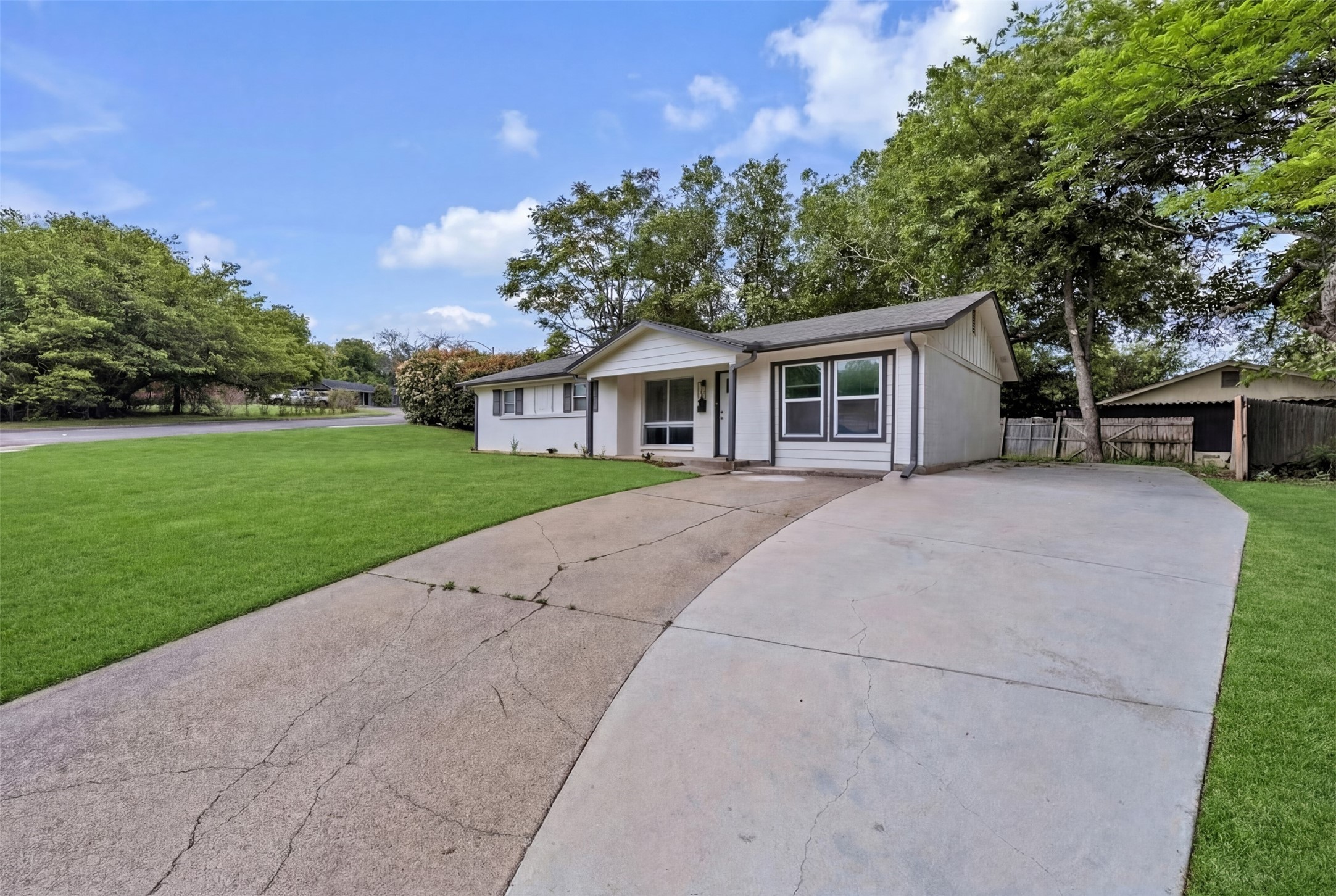 6401 Loydhill Lane Fort Worth TX 76135