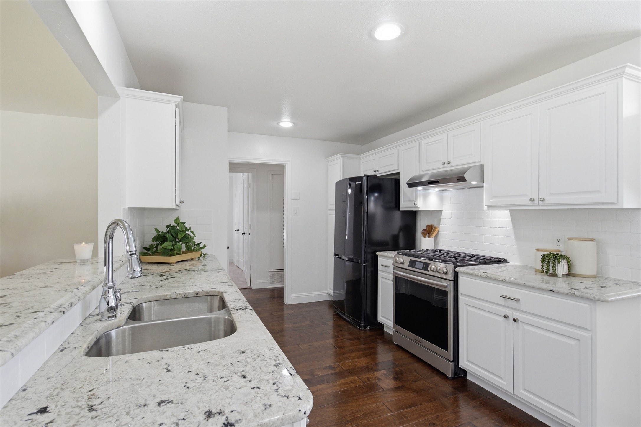 3140 Colchester Drive Farmers Branch TX 75234