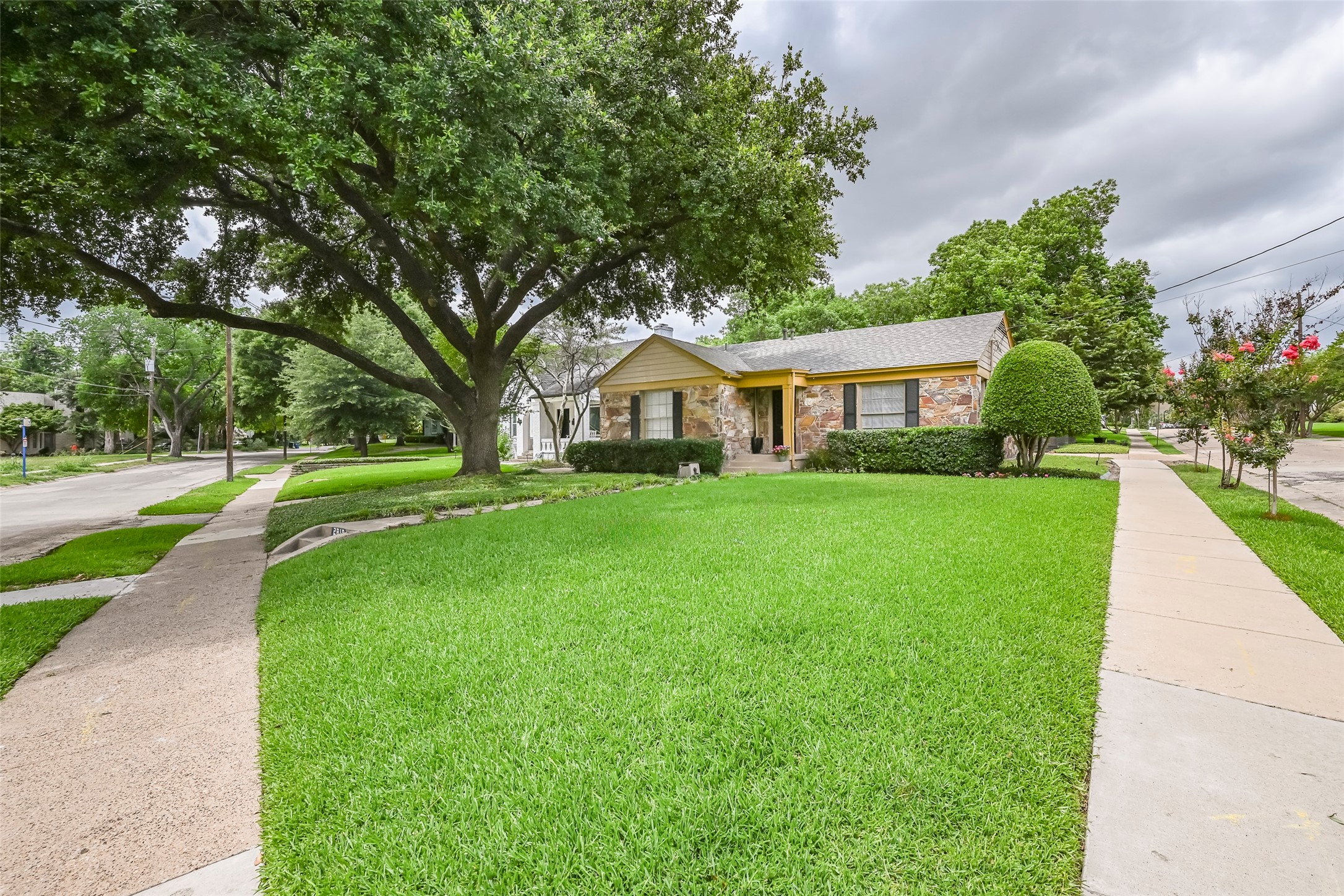 2819 Maple Springs Boulevard Dallas TX 75235
