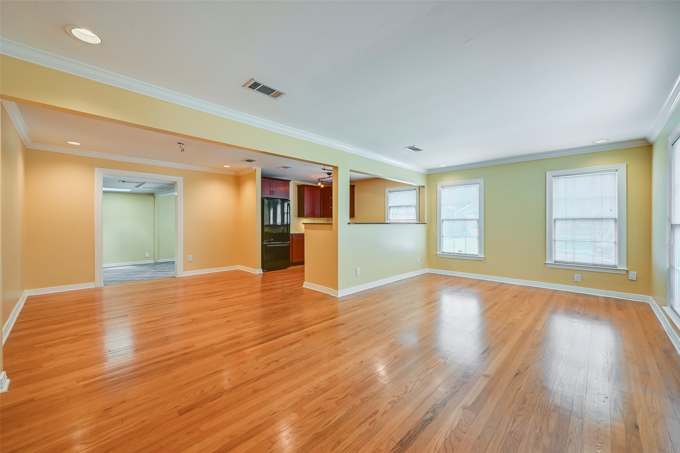 2819 Maple Springs Boulevard Dallas TX 75235