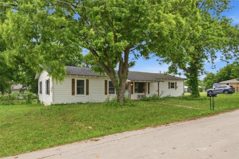723 Clements Avenue Van Alstyne TX 75495