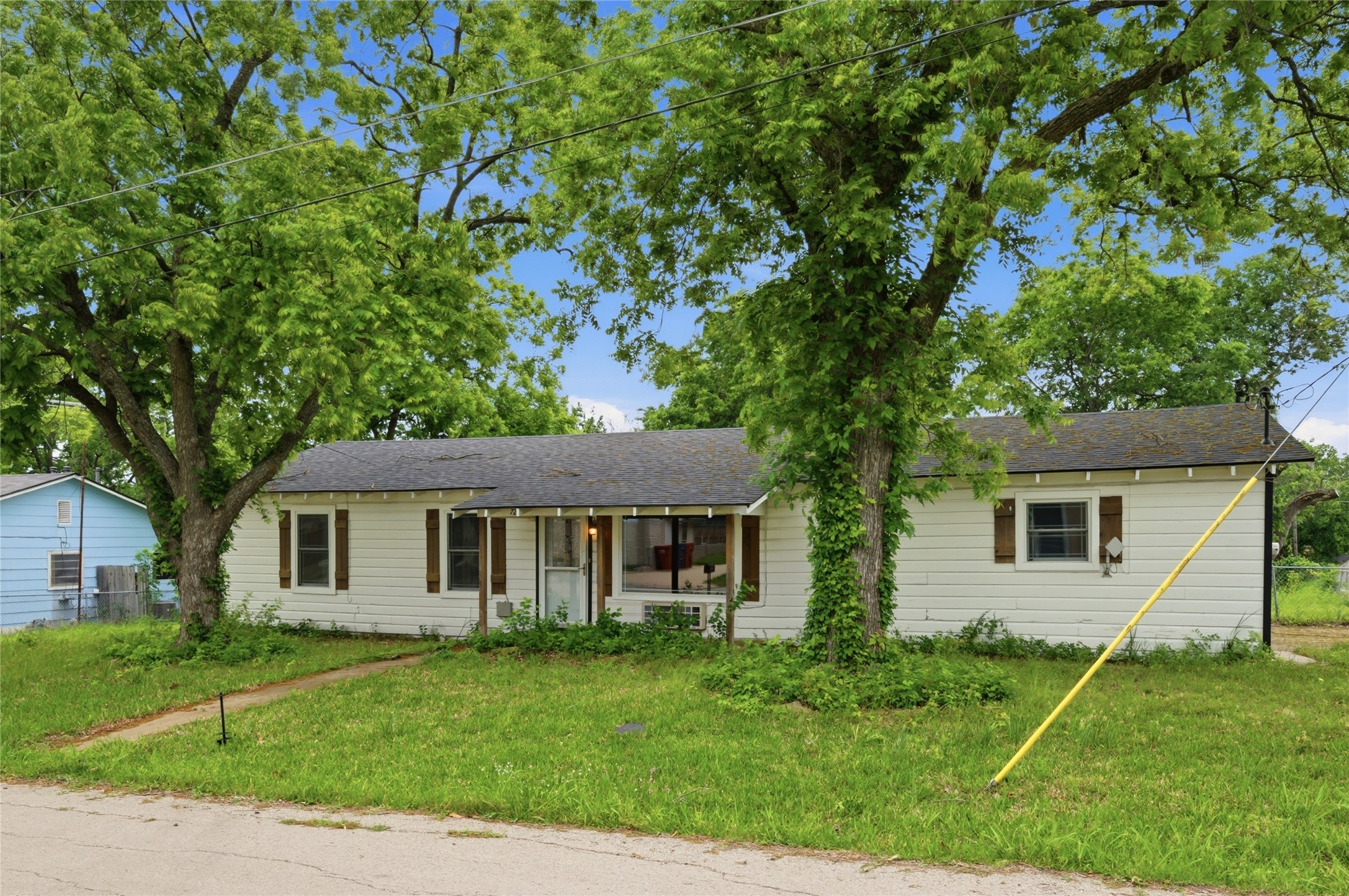 723 Clements Avenue Van Alstyne TX 75495