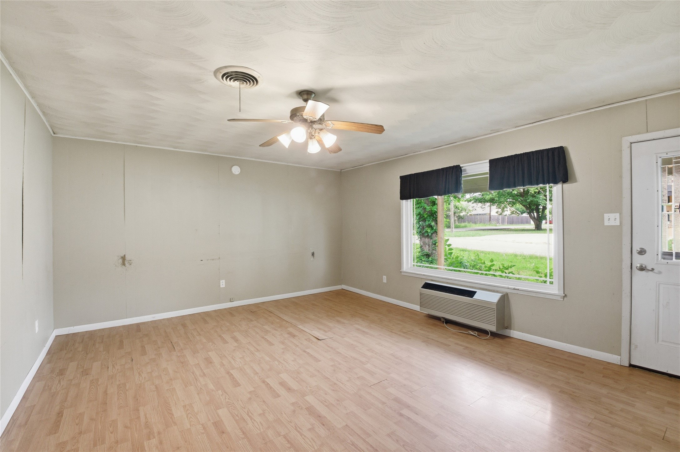 723 Clements Avenue Van Alstyne TX 75495