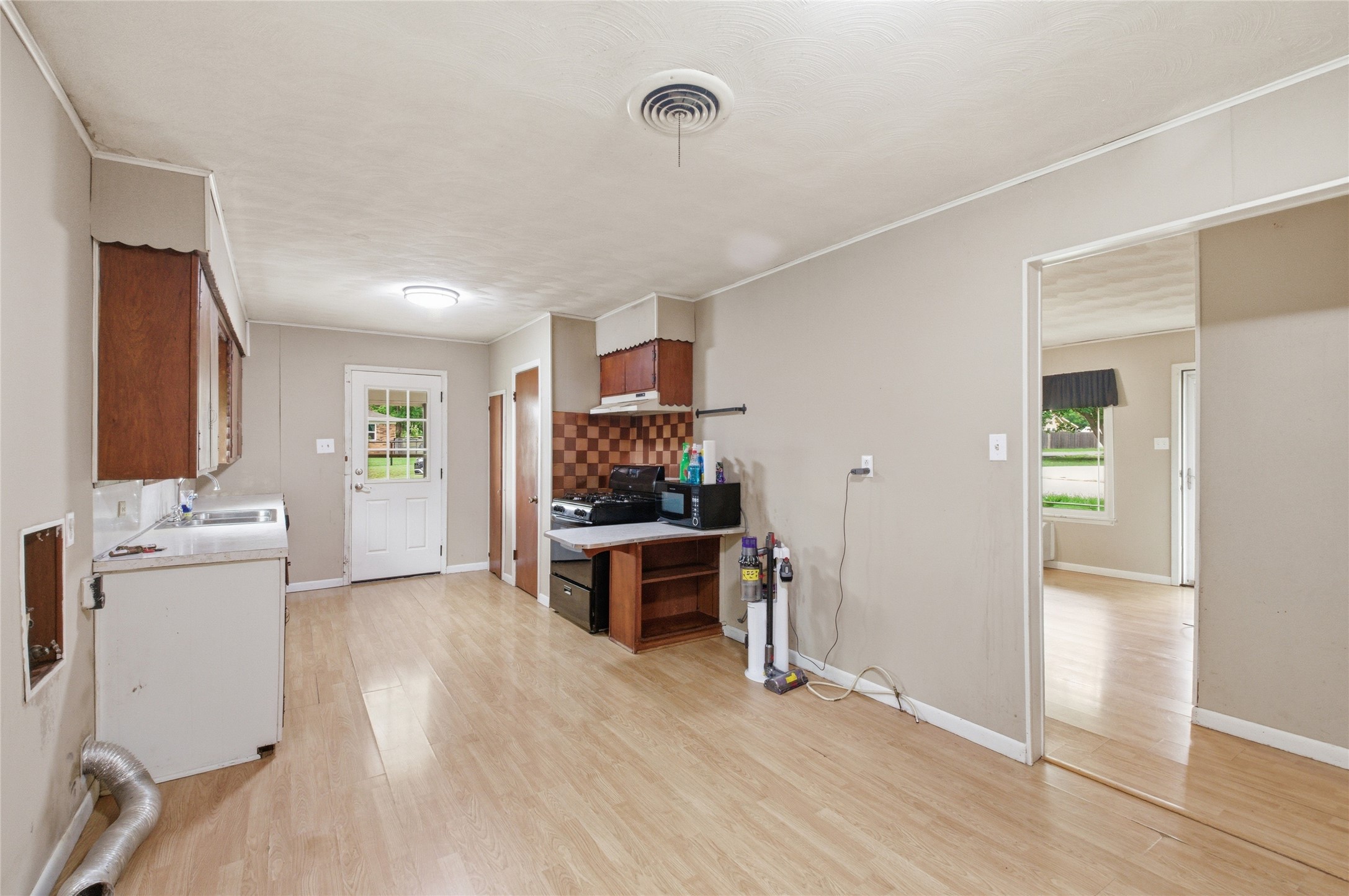 723 Clements Avenue Van Alstyne TX 75495