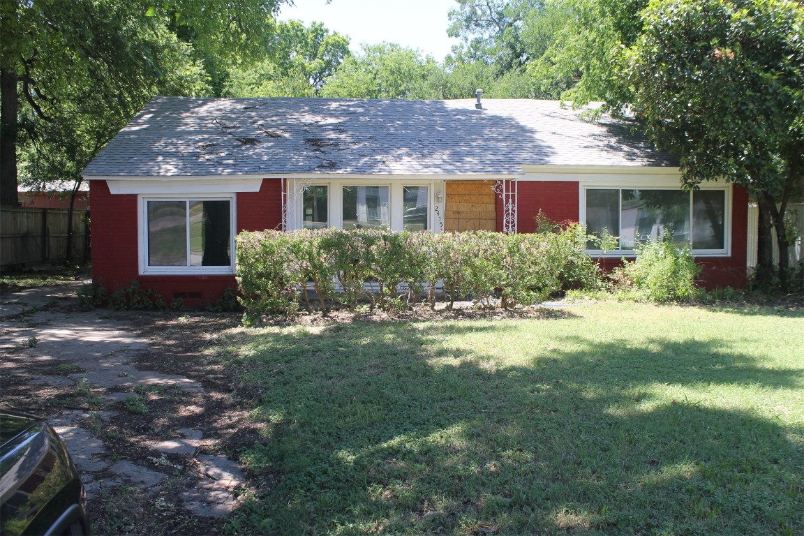 2435 S Llewellyn Avenue Dallas TX 75224
