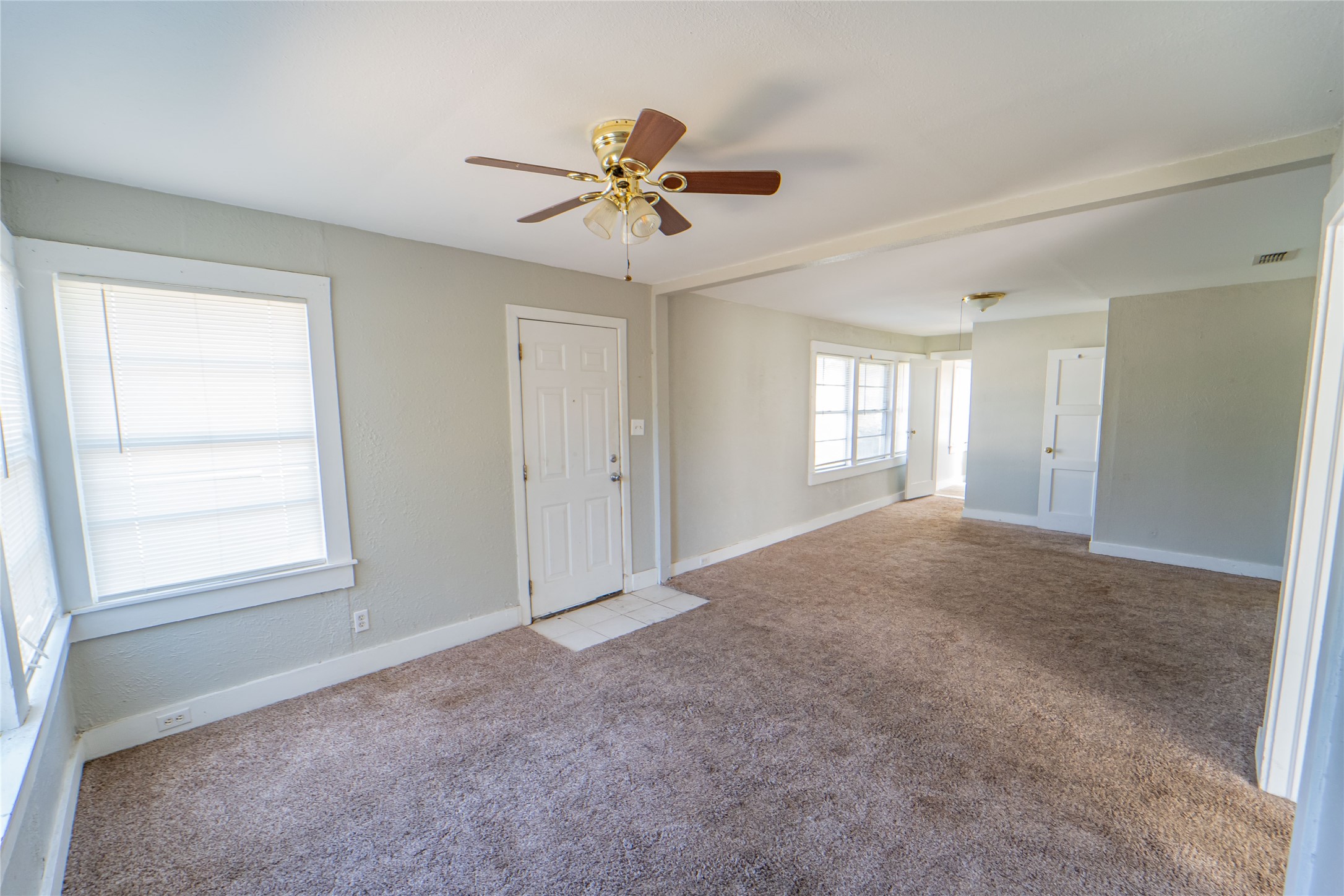 304 N Geneva Street Breckenridge TX 76424