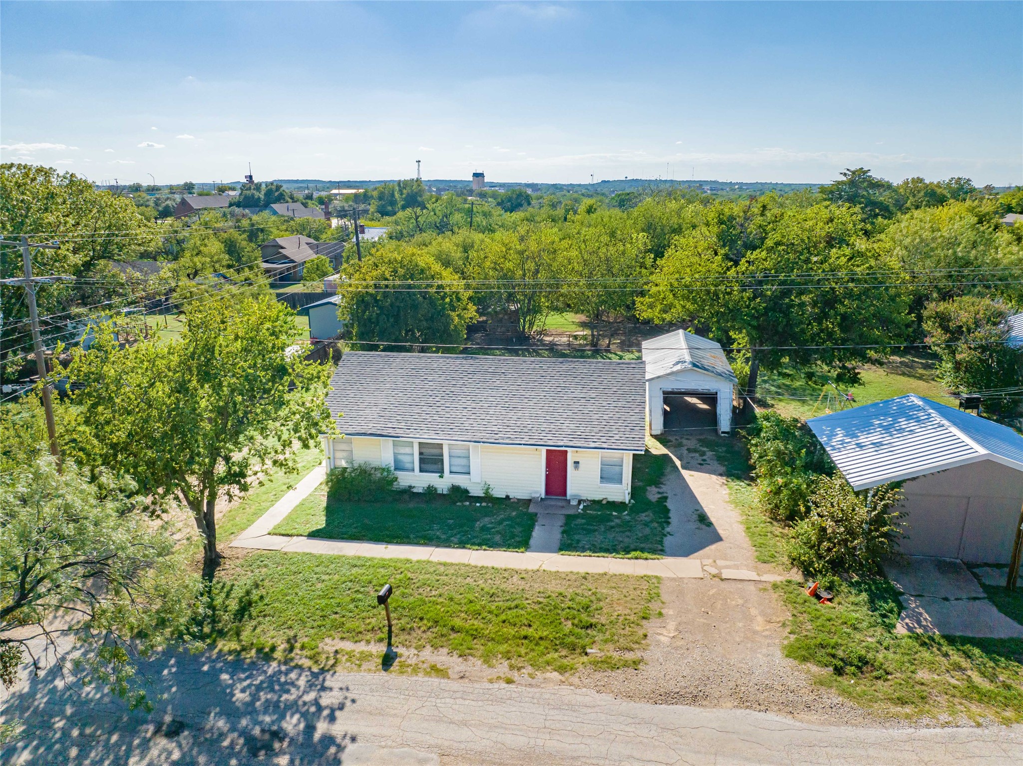 304 N Geneva Street Breckenridge TX 76424