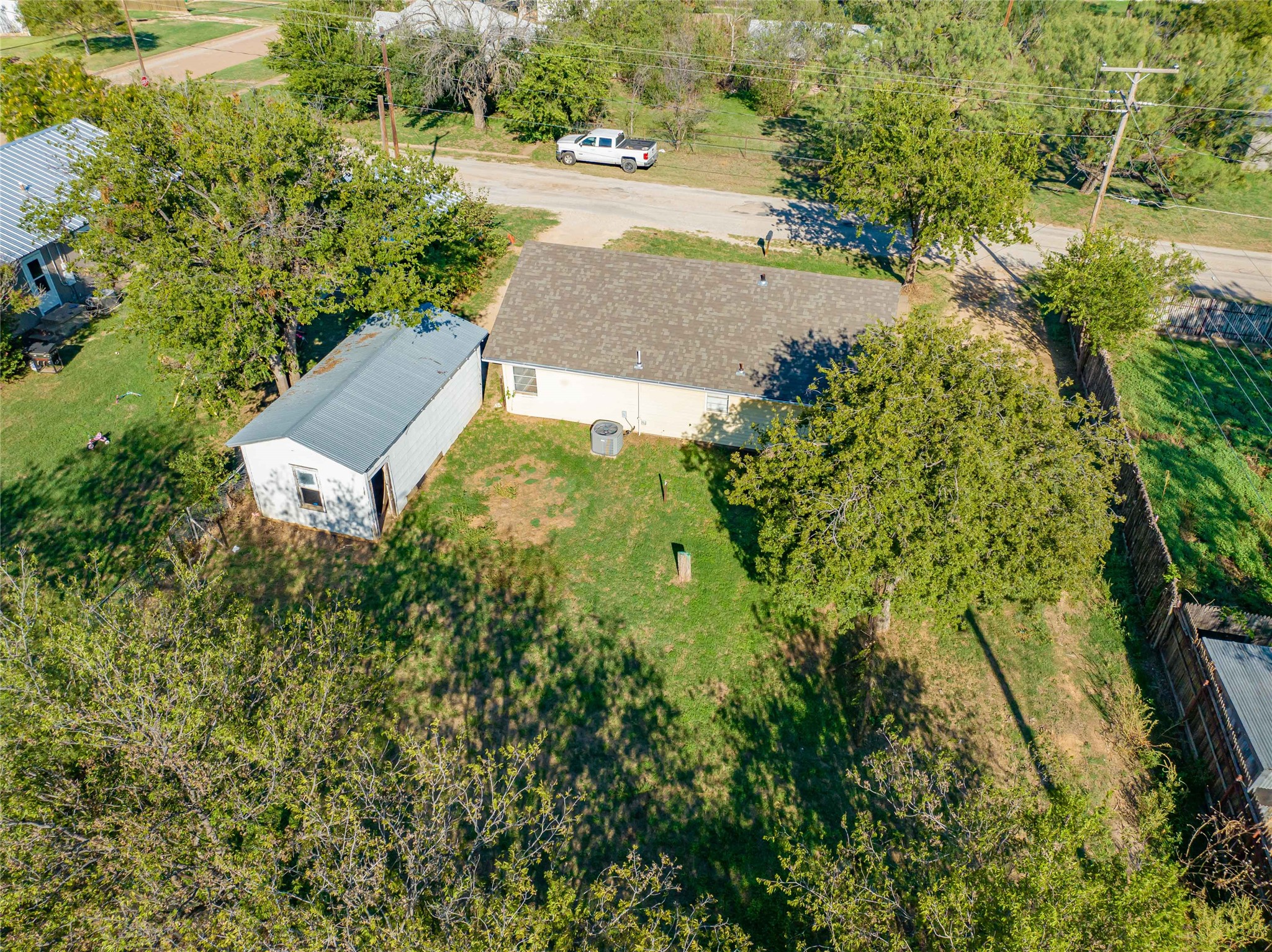 304 N Geneva Street Breckenridge TX 76424