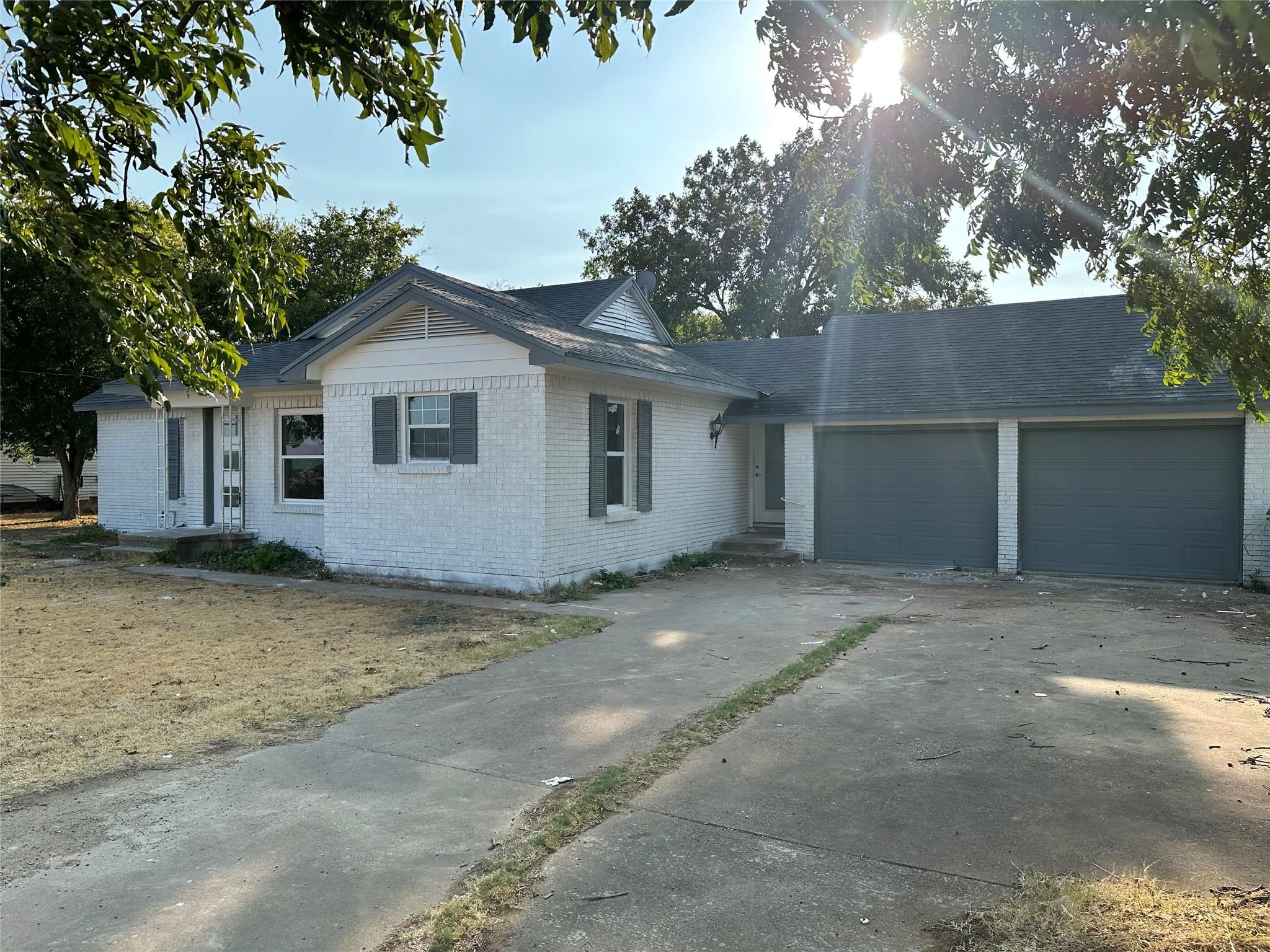 909 Jerry Mashek Drive West TX 76691