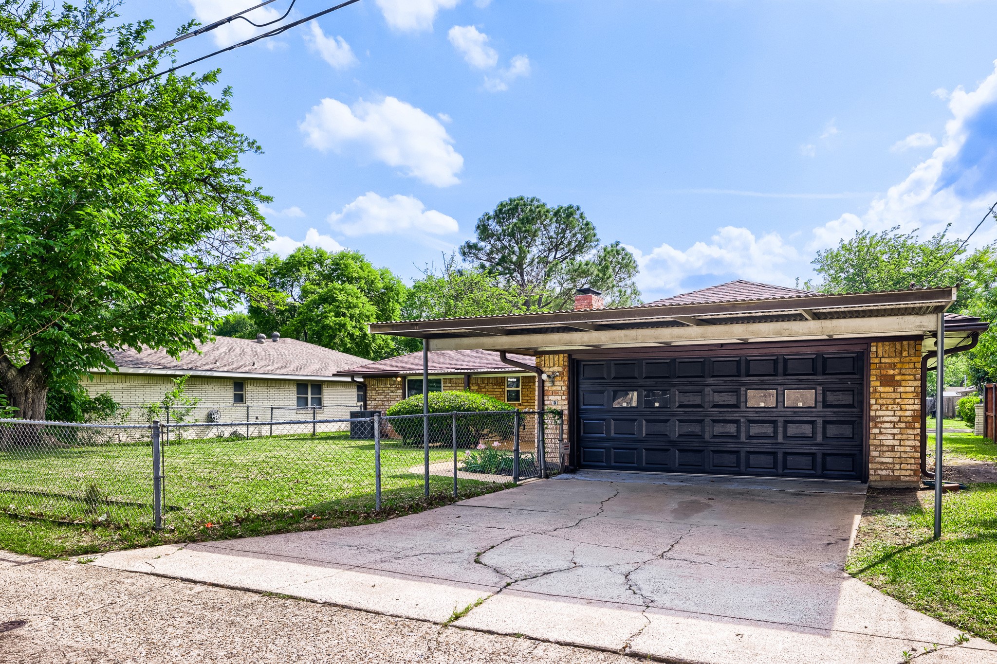 6946 Hunnicut Place Dallas TX 75227