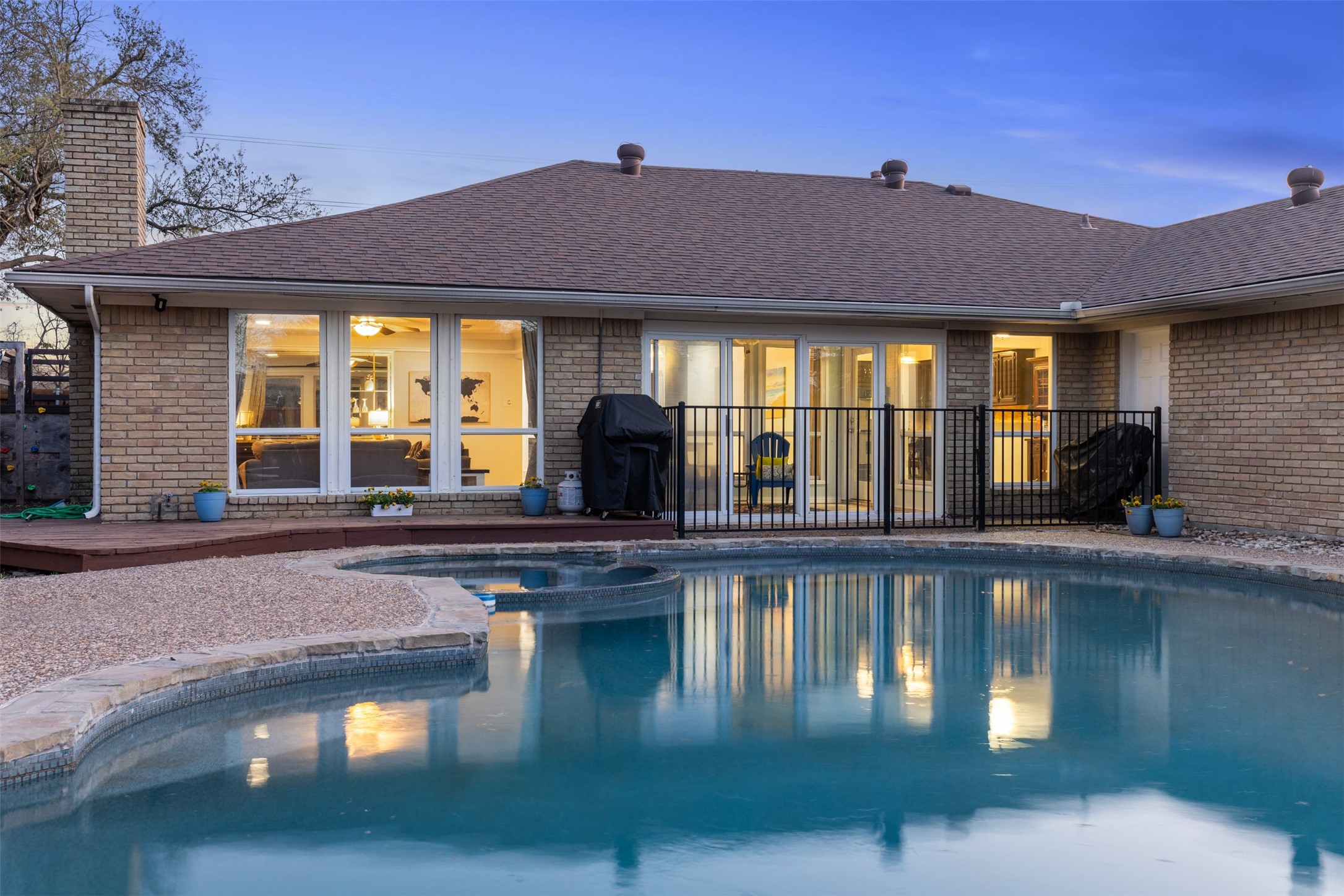1105 E Spring Valley Road Richardson TX 75081