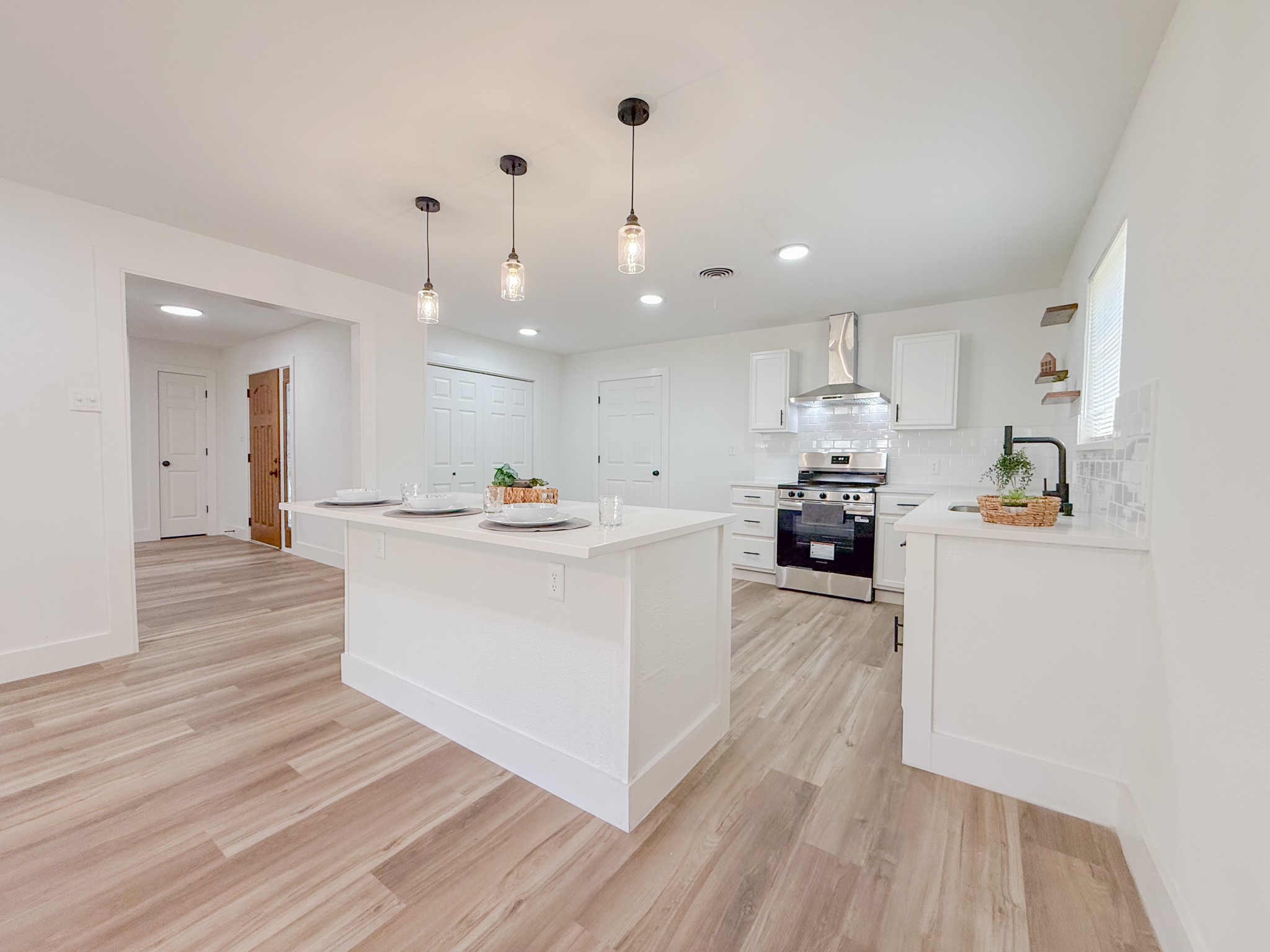 228 Hallbrook Drive Fort Worth TX 76134