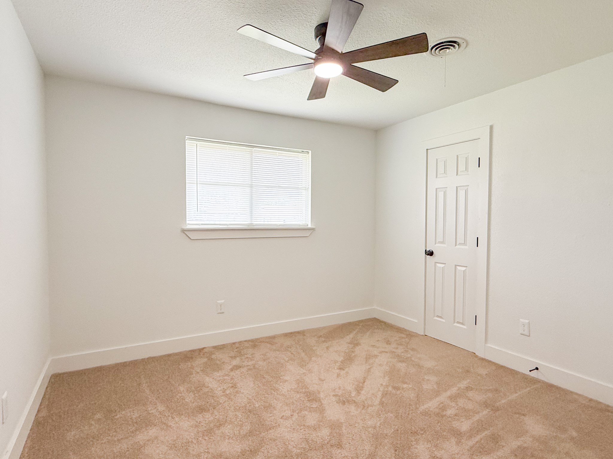 228 Hallbrook Drive Fort Worth TX 76134