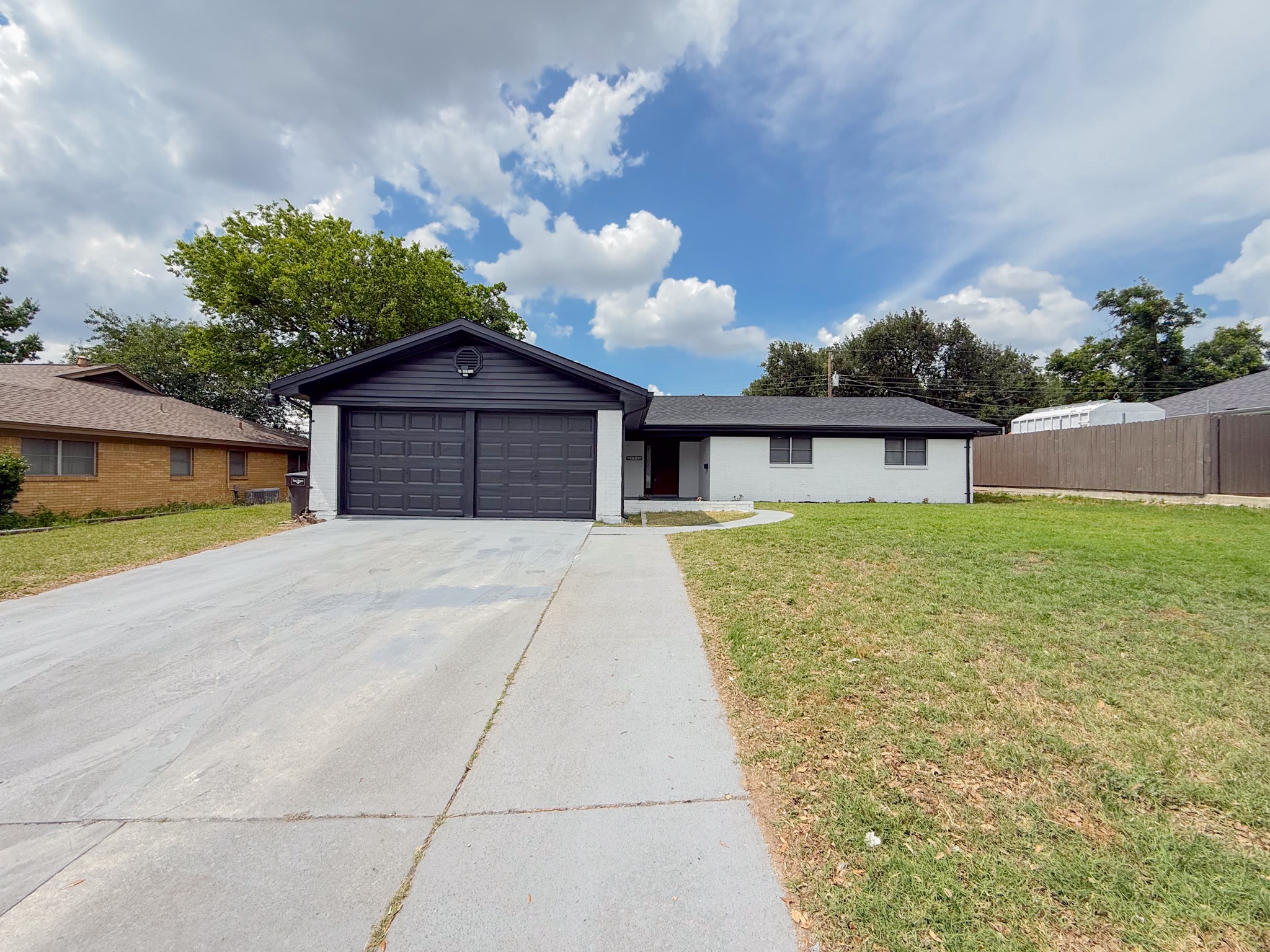 228 Hallbrook Drive Fort Worth TX 76134