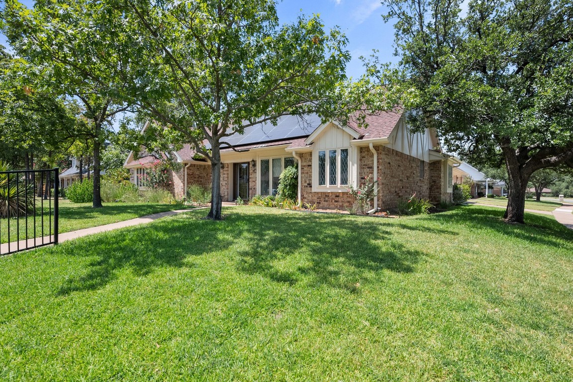 1614 Hilltop Lane Pantego TX 76013