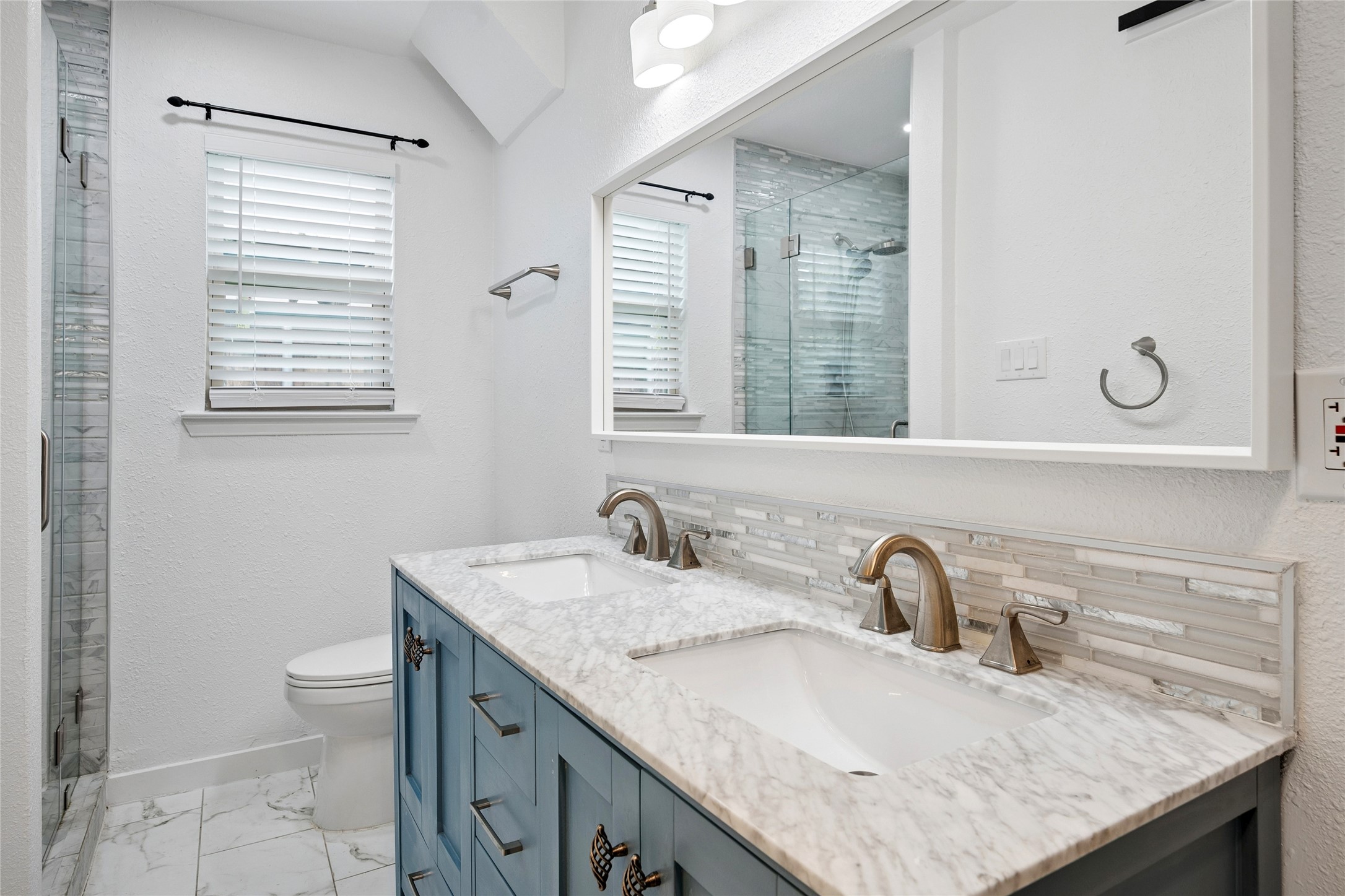 15515 Leavalley Circle Dallas TX 75248