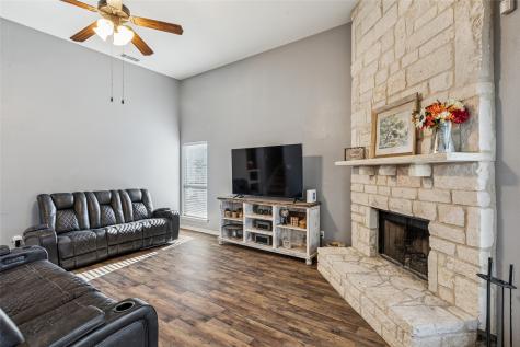 1220 Clairemont Lane Burleson TX 76028