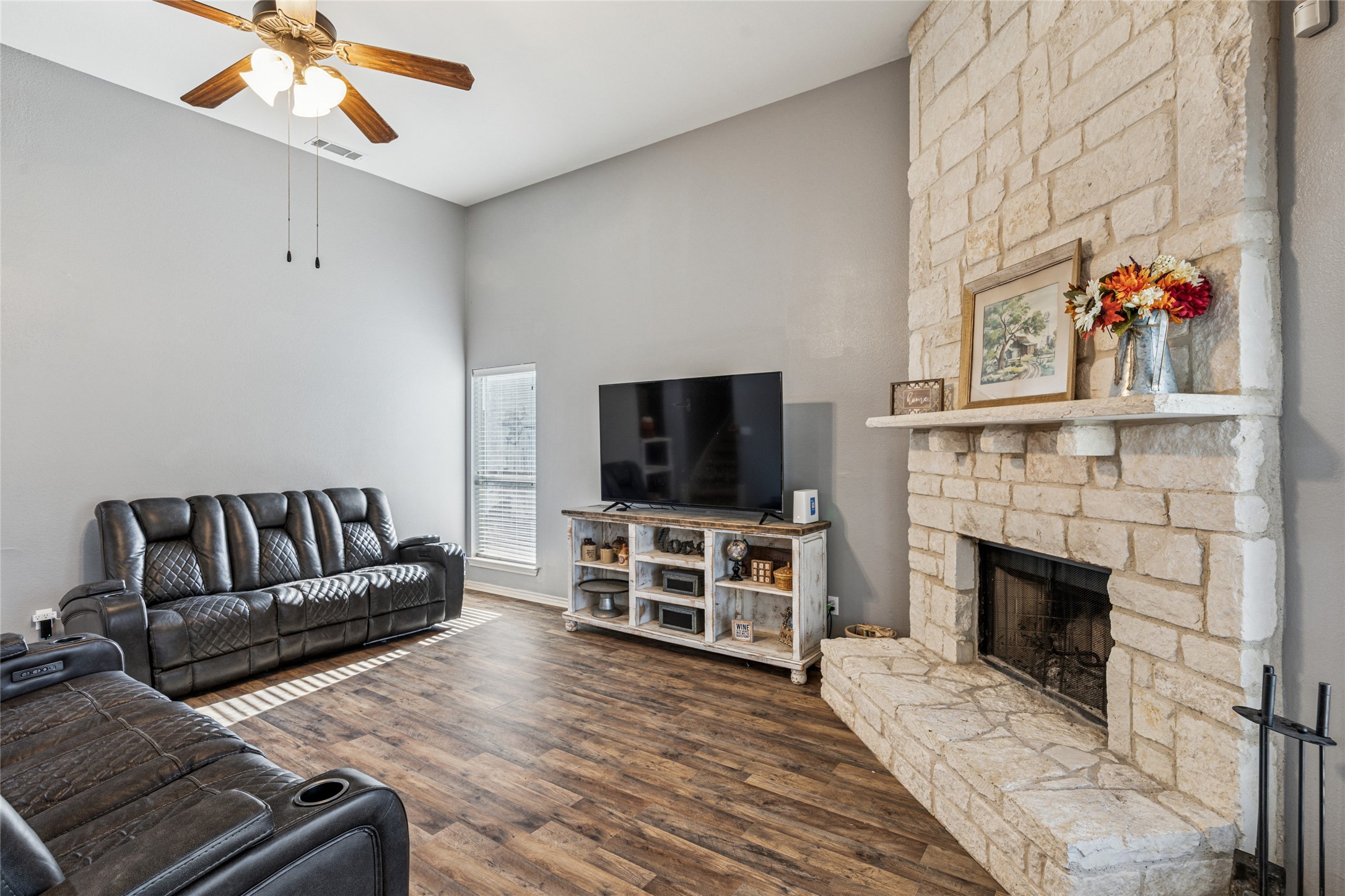 1220 Clairemont Lane Burleson TX 76028