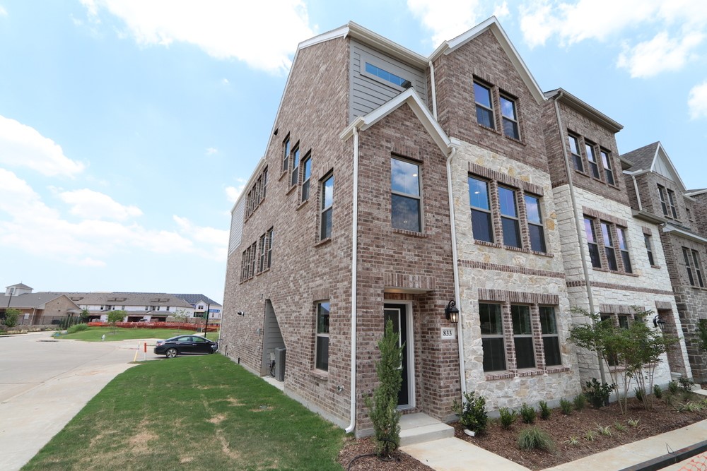 833 Tennessee Drive Euless TX 76040