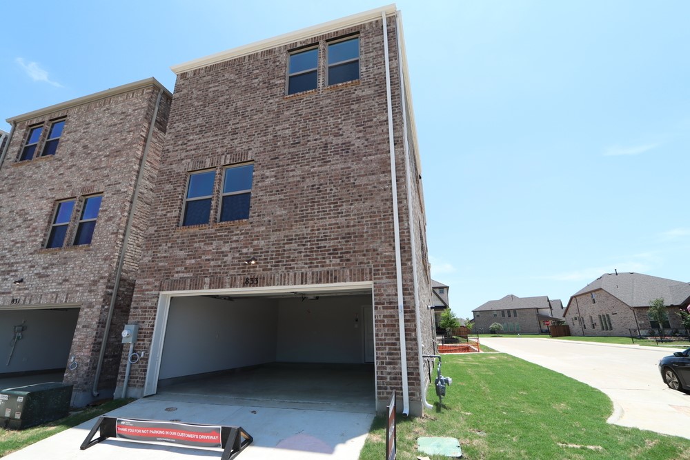 833 Tennessee Drive Euless TX 76040
