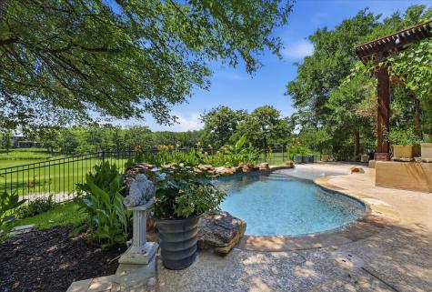 1731 Meadows Avenue Lantana TX 76226