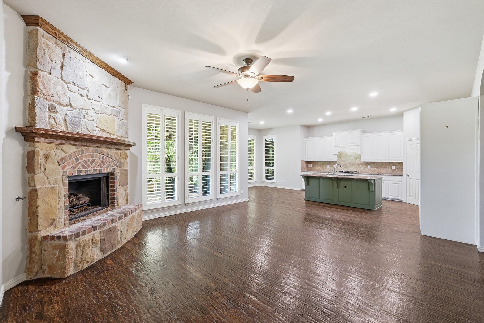 1731 Meadows Avenue Lantana TX 76226
