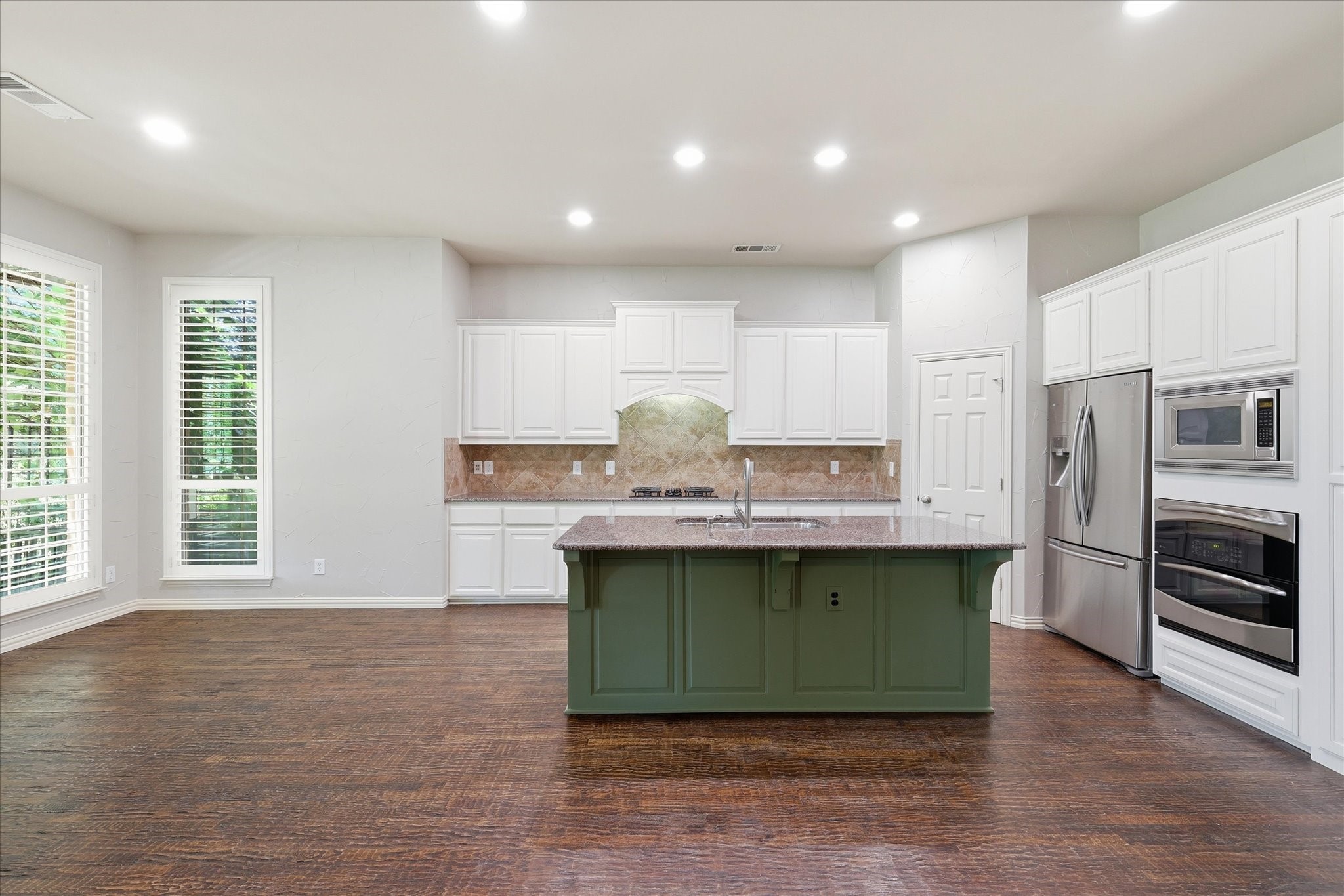 1731 Meadows Avenue Lantana TX 76226