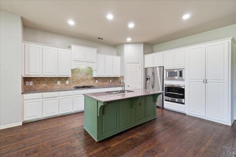 1731 Meadows Avenue Lantana TX 76226