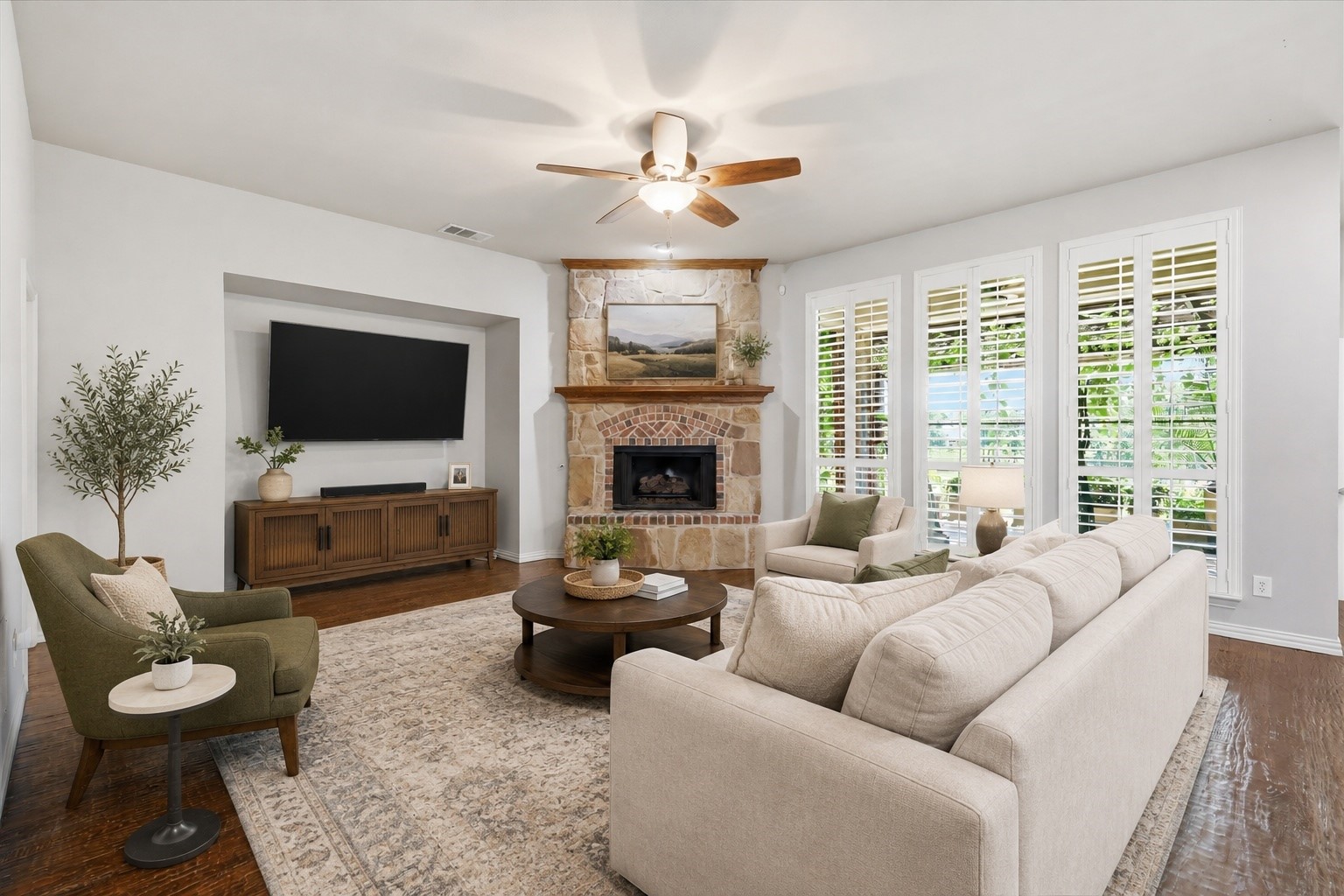 1731 Meadows Avenue Lantana TX 76226