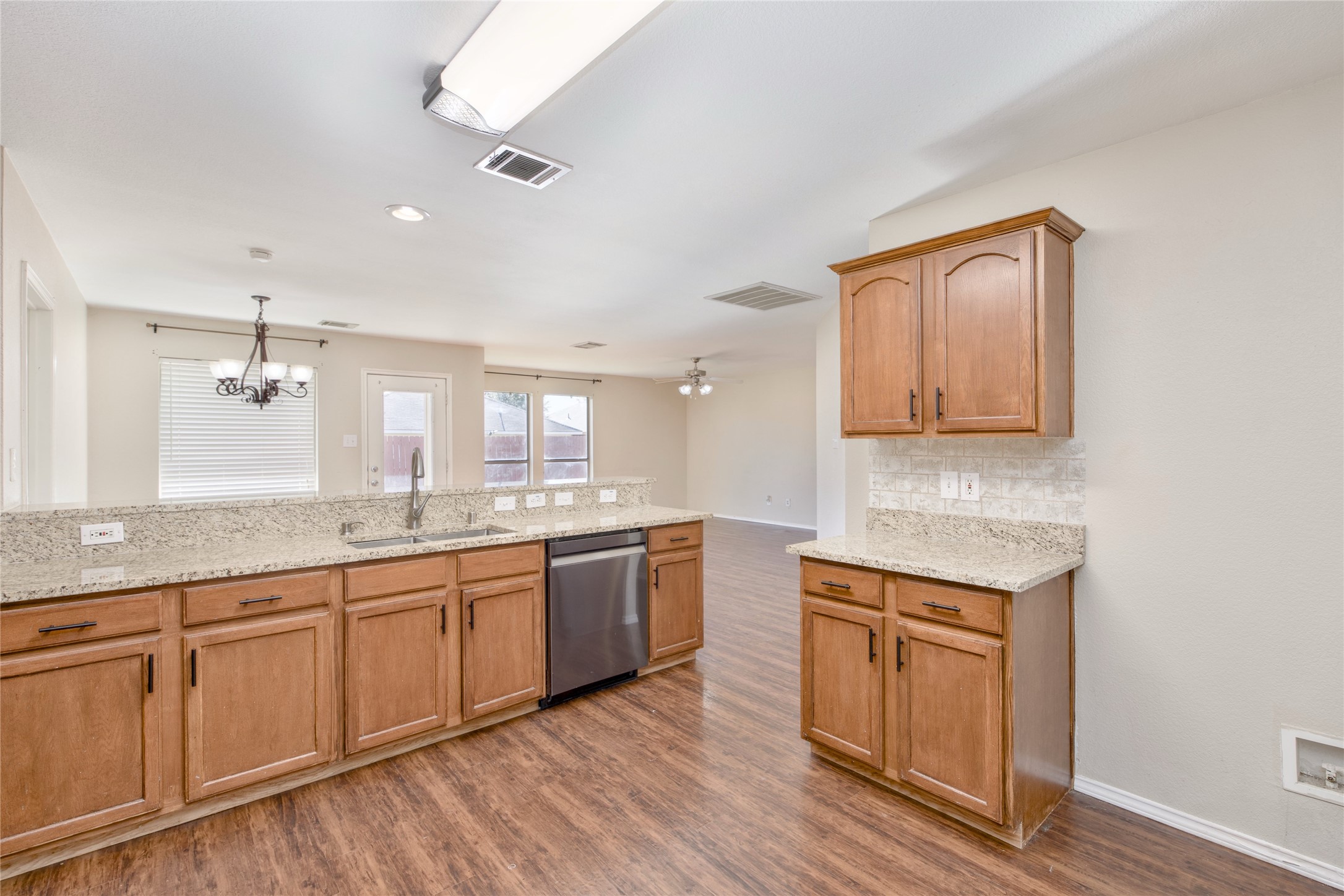 2012 Kings Forest Drive Heartland TX 75126