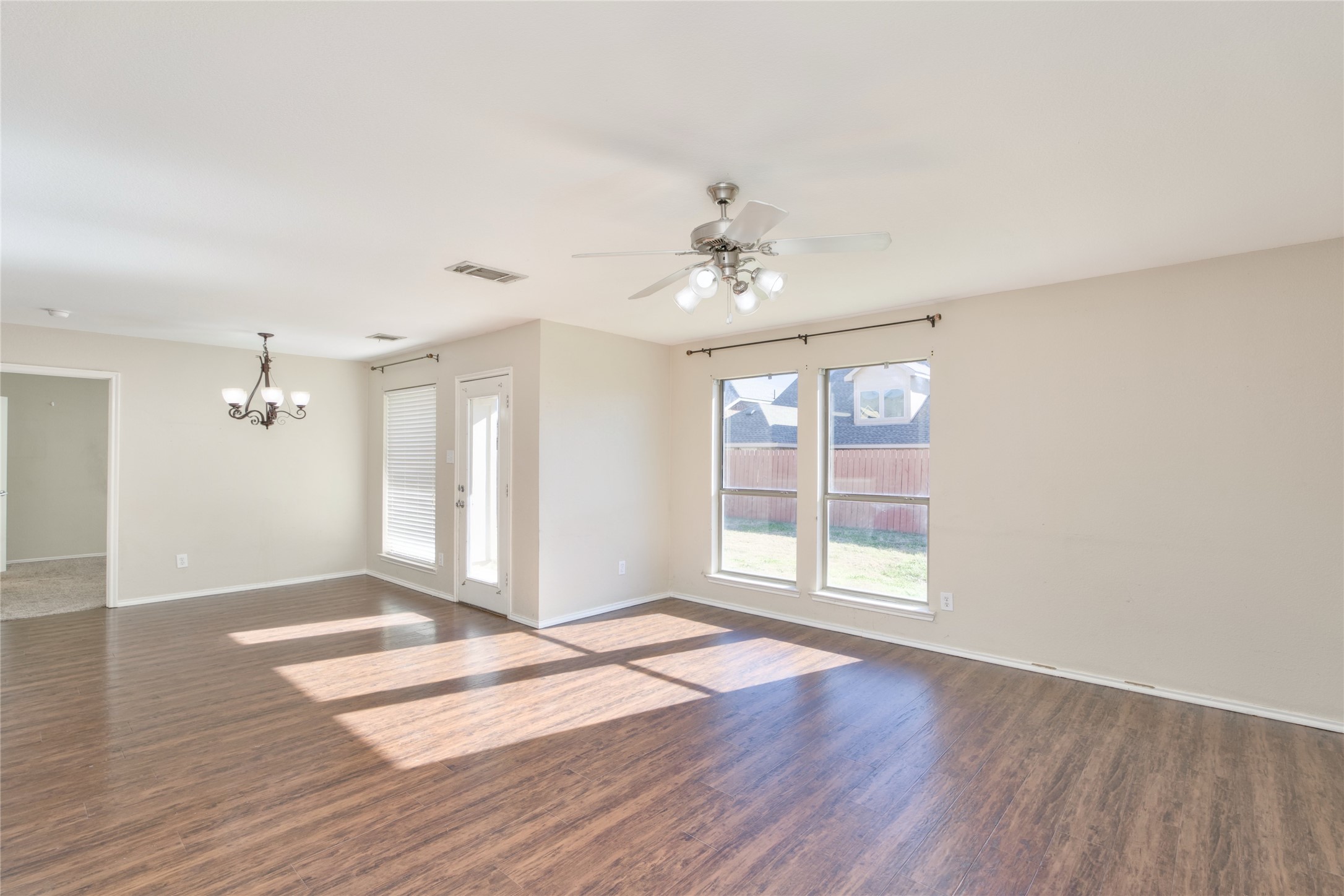 2012 Kings Forest Drive Heartland TX 75126