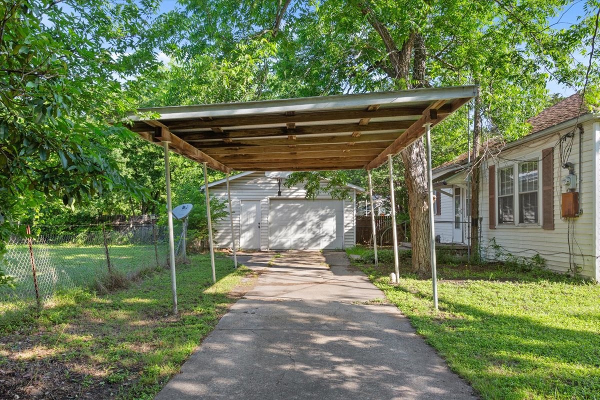 201 N Smyth Street Mart TX 76664