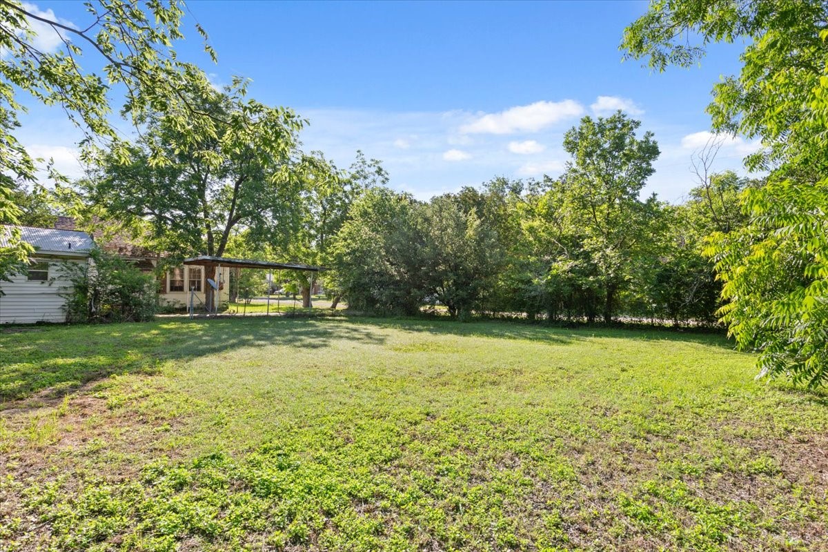 201 N Smyth Street Mart TX 76664