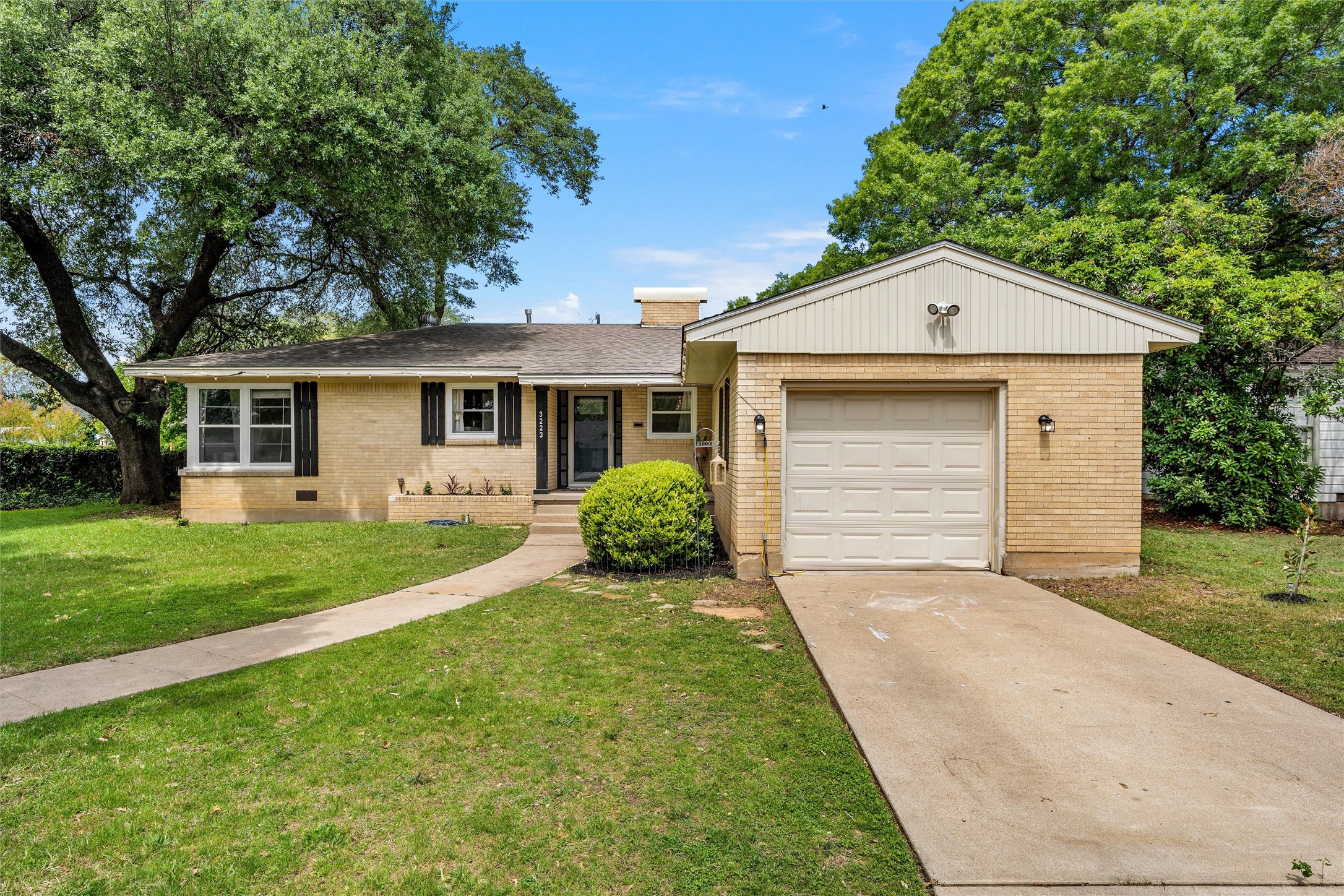 3223 Live Oak Avenue Waco TX 76708
