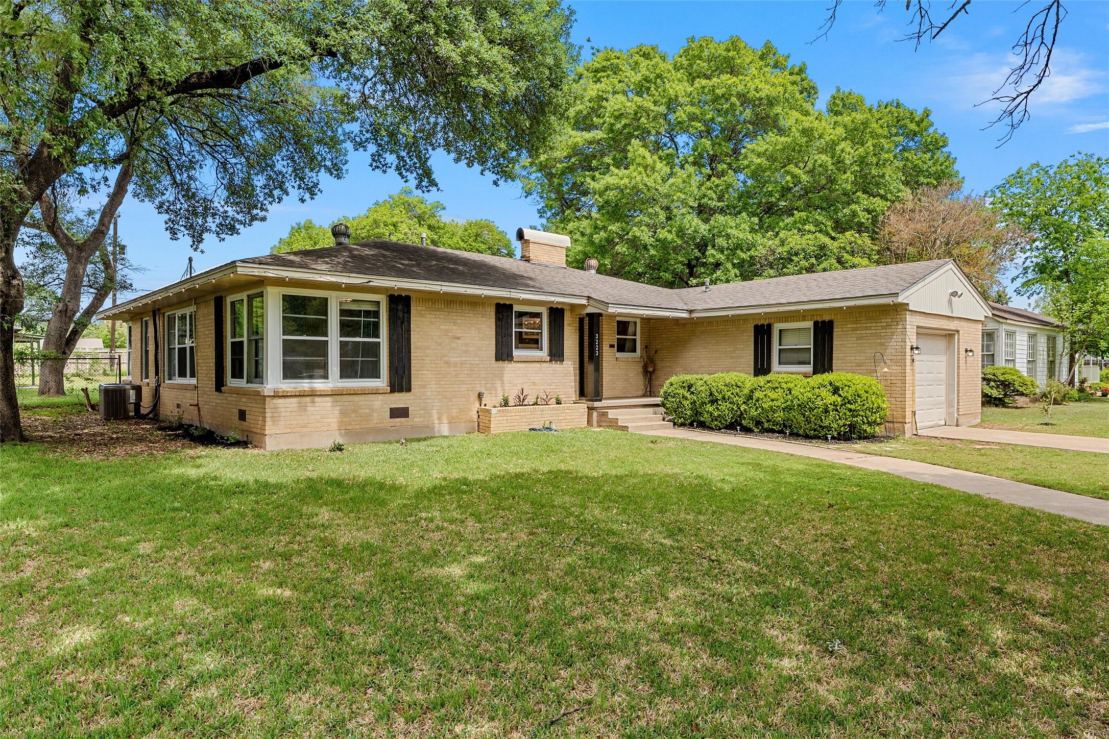 3223 Live Oak Avenue Waco TX 76708