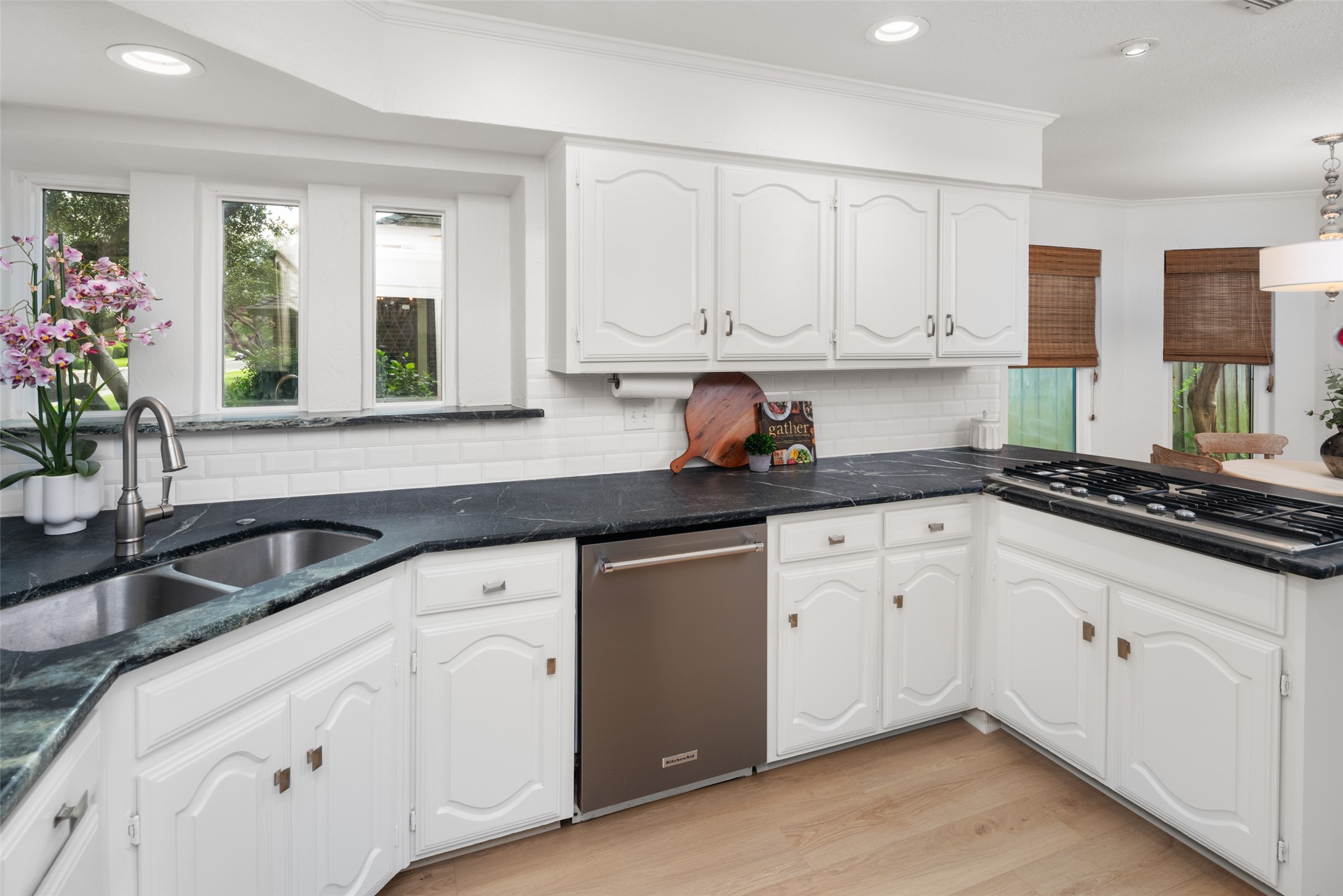 6211 Yellow Rock Trail Dallas TX 75248