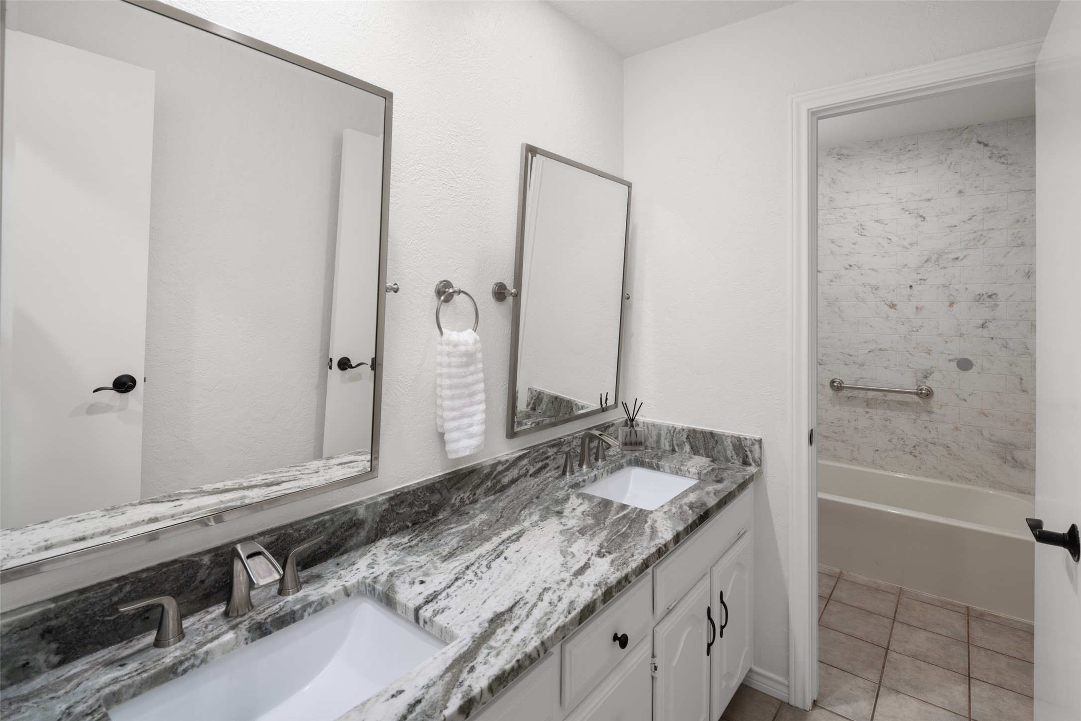 6211 Yellow Rock Trail Dallas TX 75248