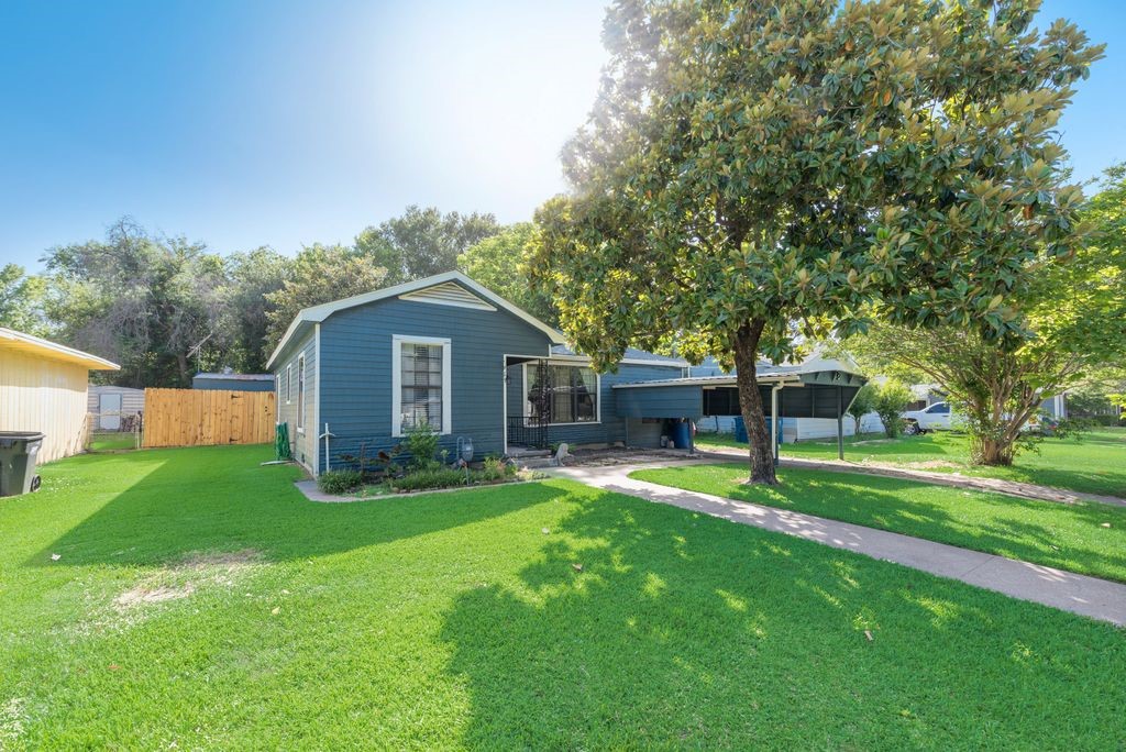 918 N 23rd Street Corsicana TX 75110