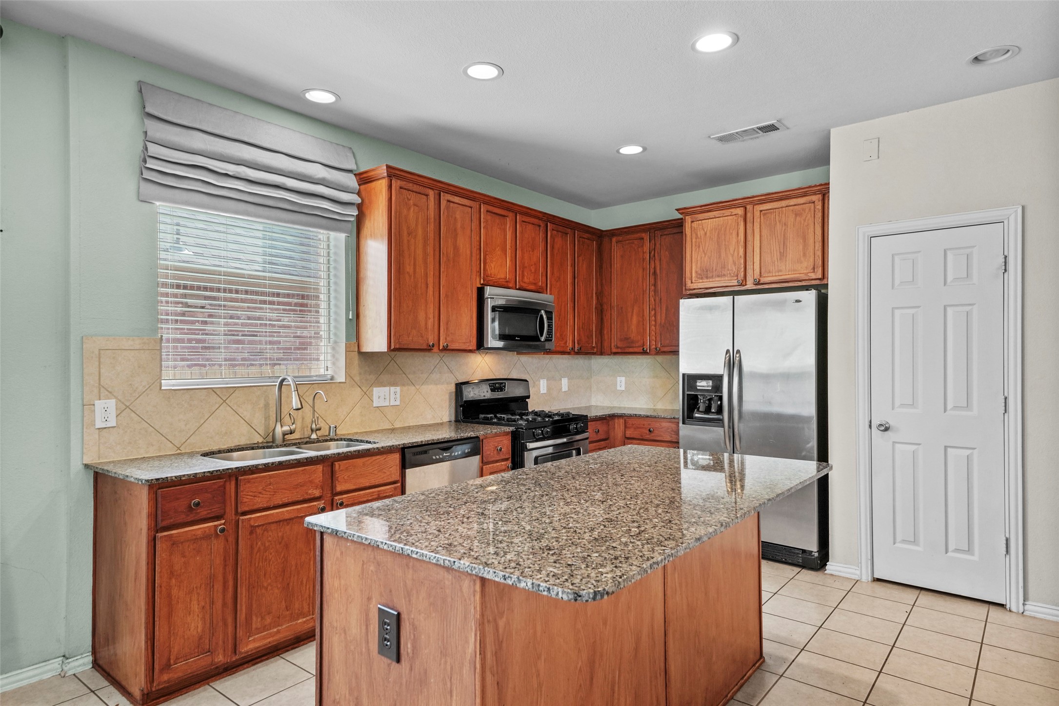 2405 Reston Drive Mckinney TX 75072