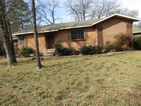909 Red Bud Drive Azle TX 76020