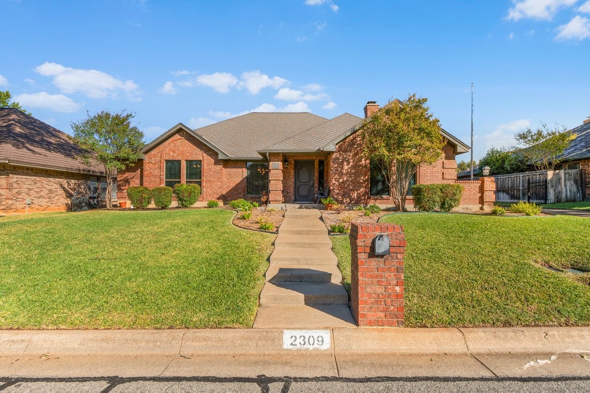 2309 Wimbledon Drive Arlington TX 76017